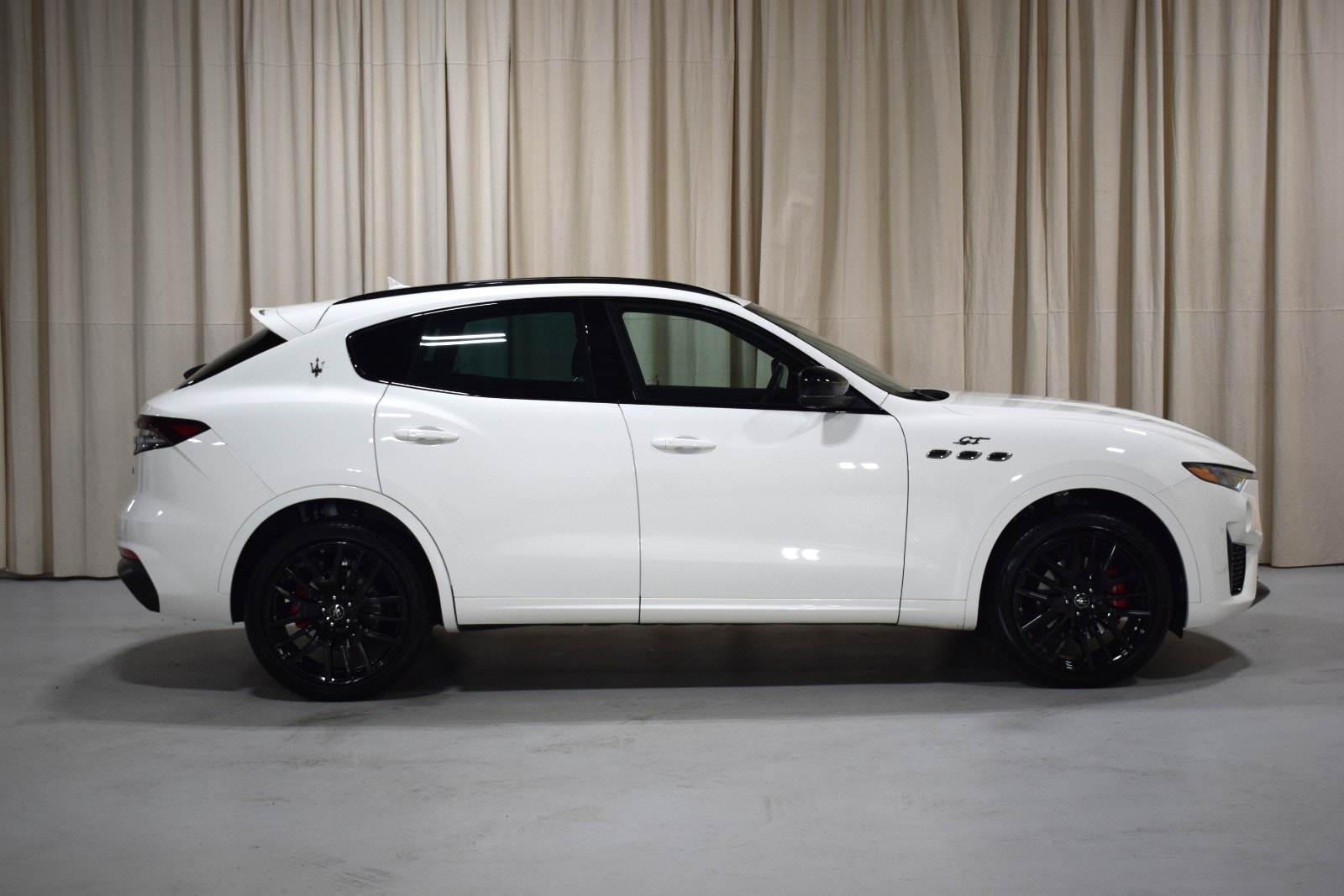 Thumbnail: 2022 Maserati Levante - 16