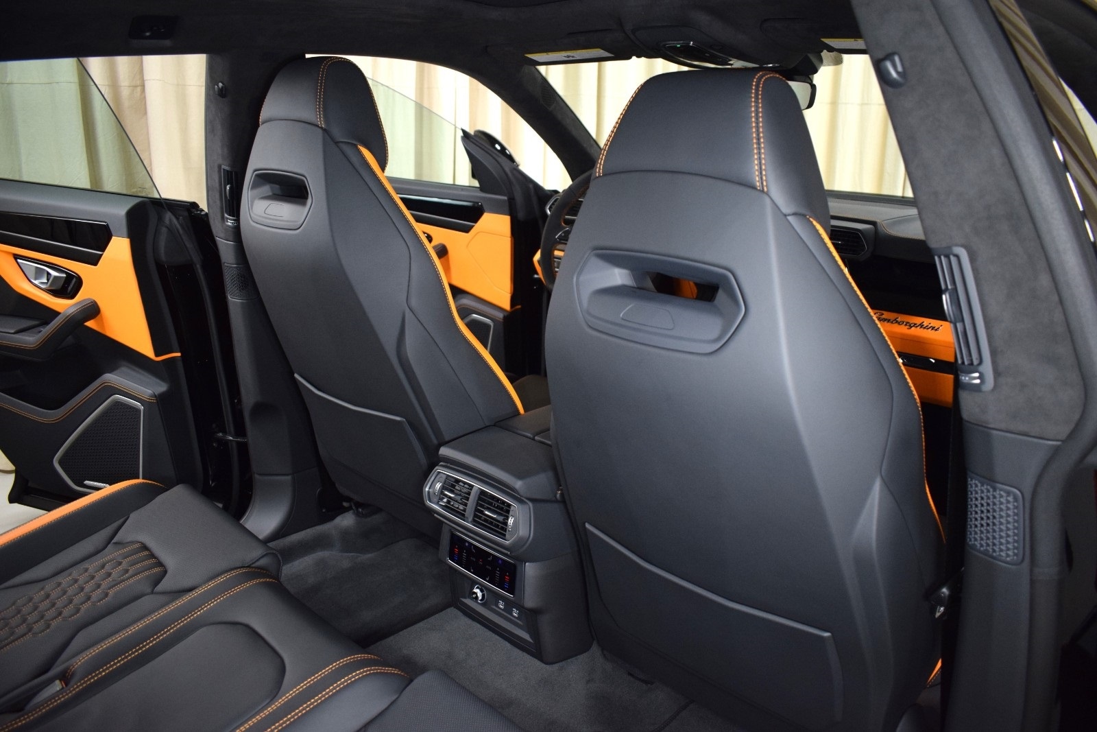 Thumbnail: 2024 Lamborghini Urus - 18