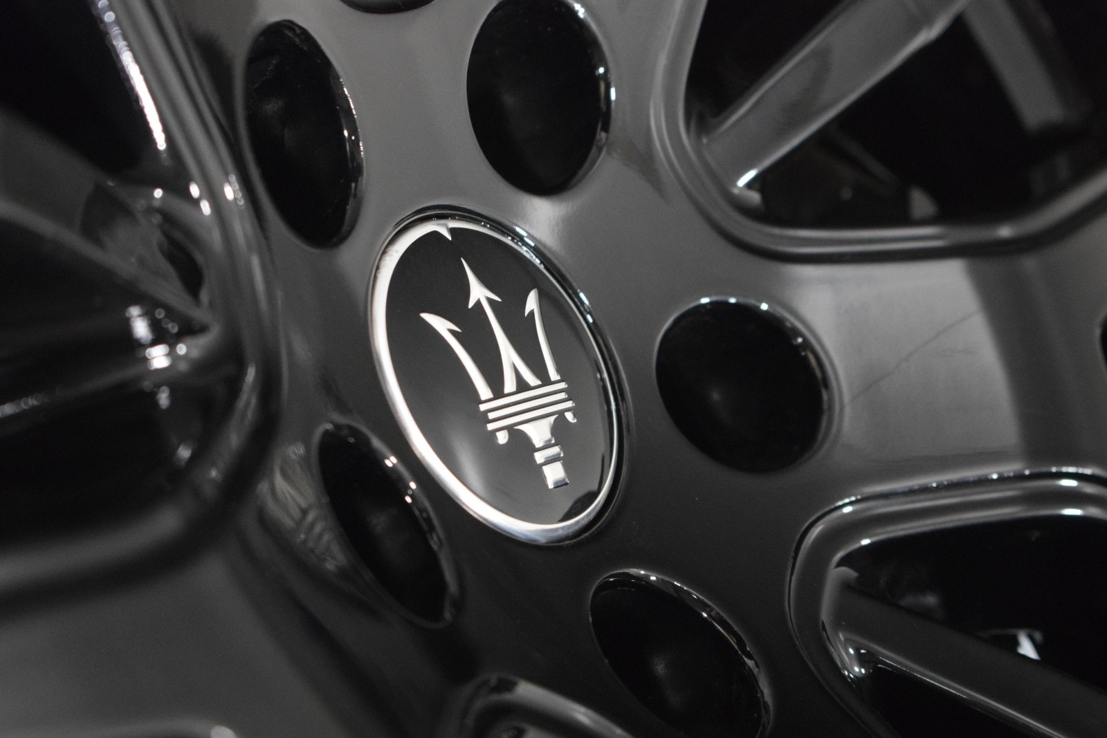 Thumbnail: 2022 Maserati Levante - 19