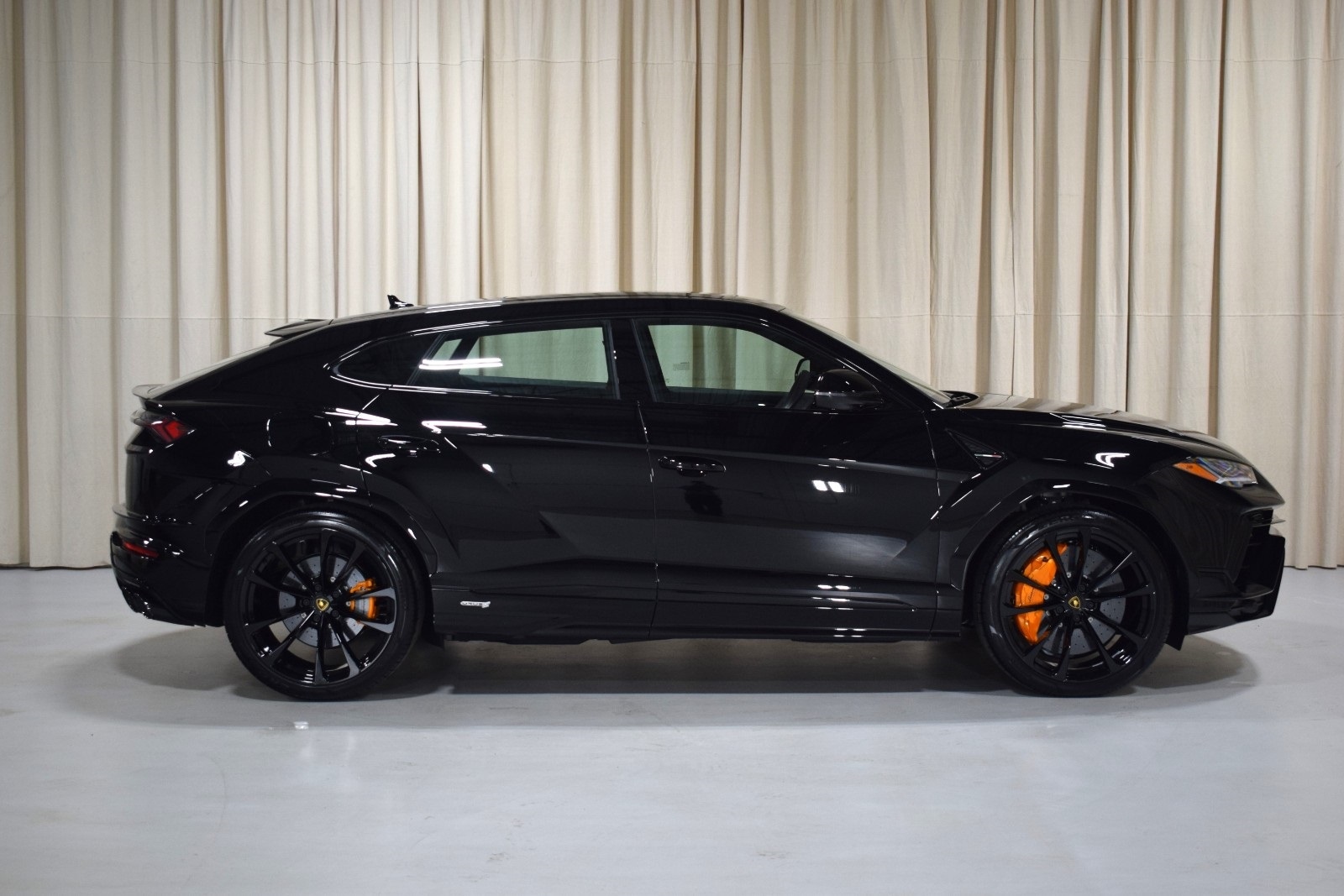 Thumbnail: 2024 Lamborghini Urus - 13