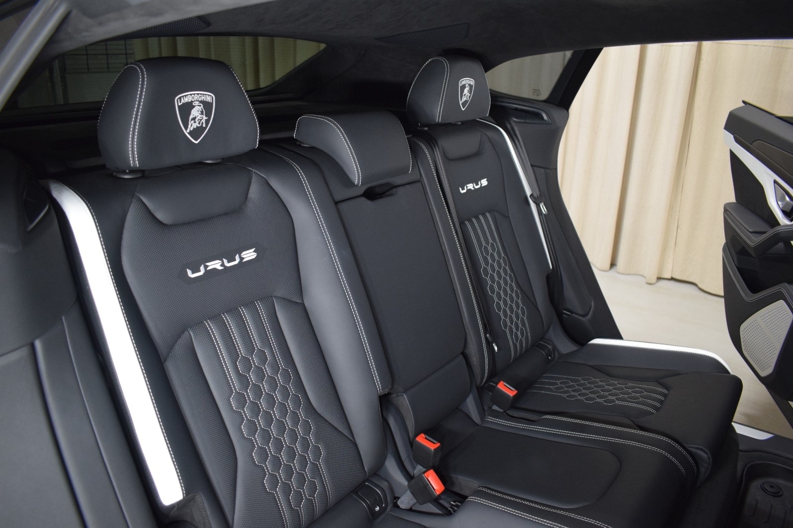 Thumbnail: 2024 Lamborghini Urus - 18