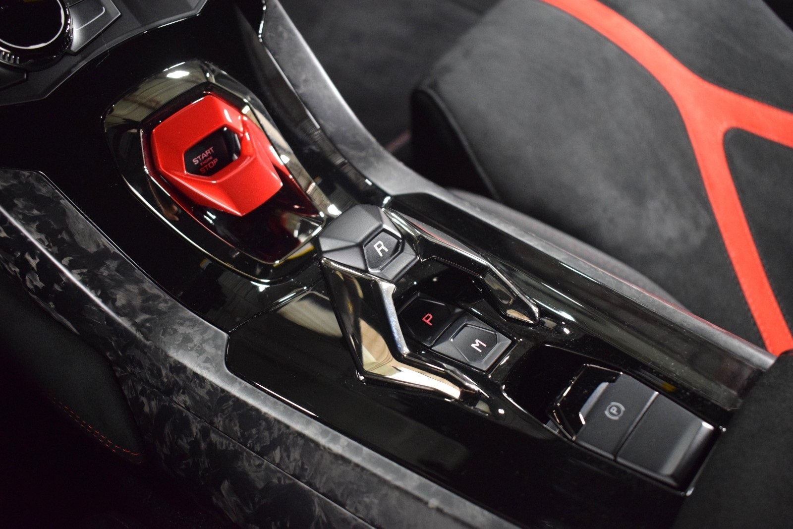 Thumbnail: 2019 Lamborghini Huracan - 32