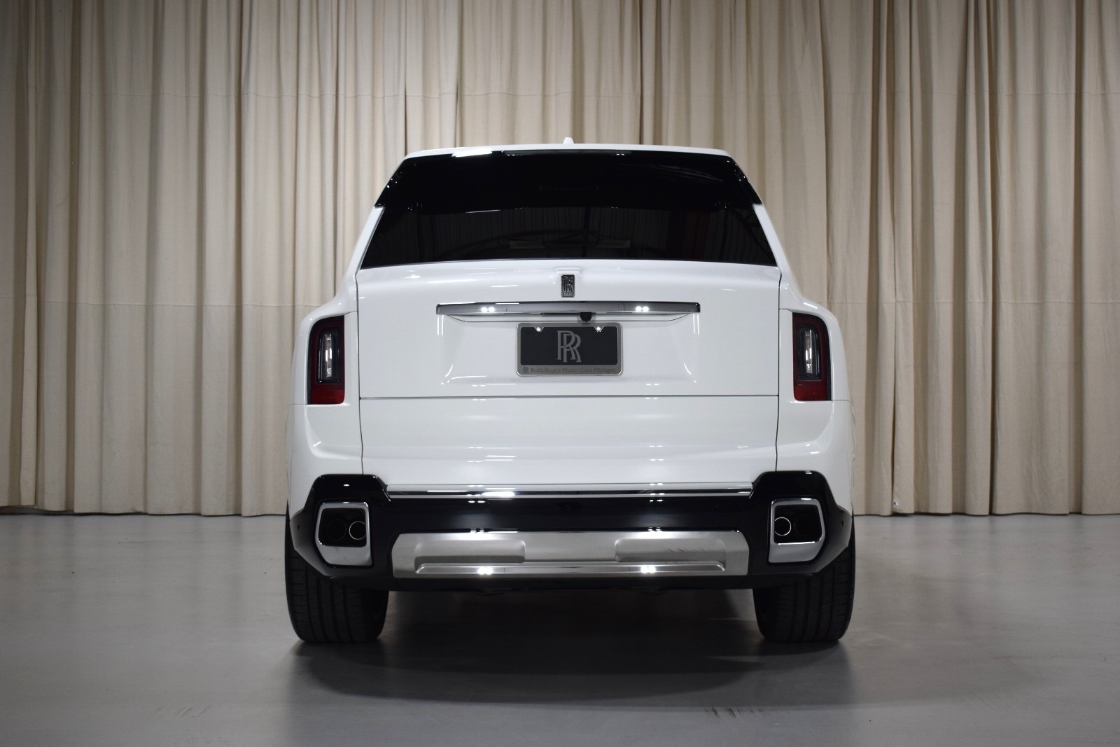 Thumbnail: 2026 Rolls-Royce Cullinan - 11
