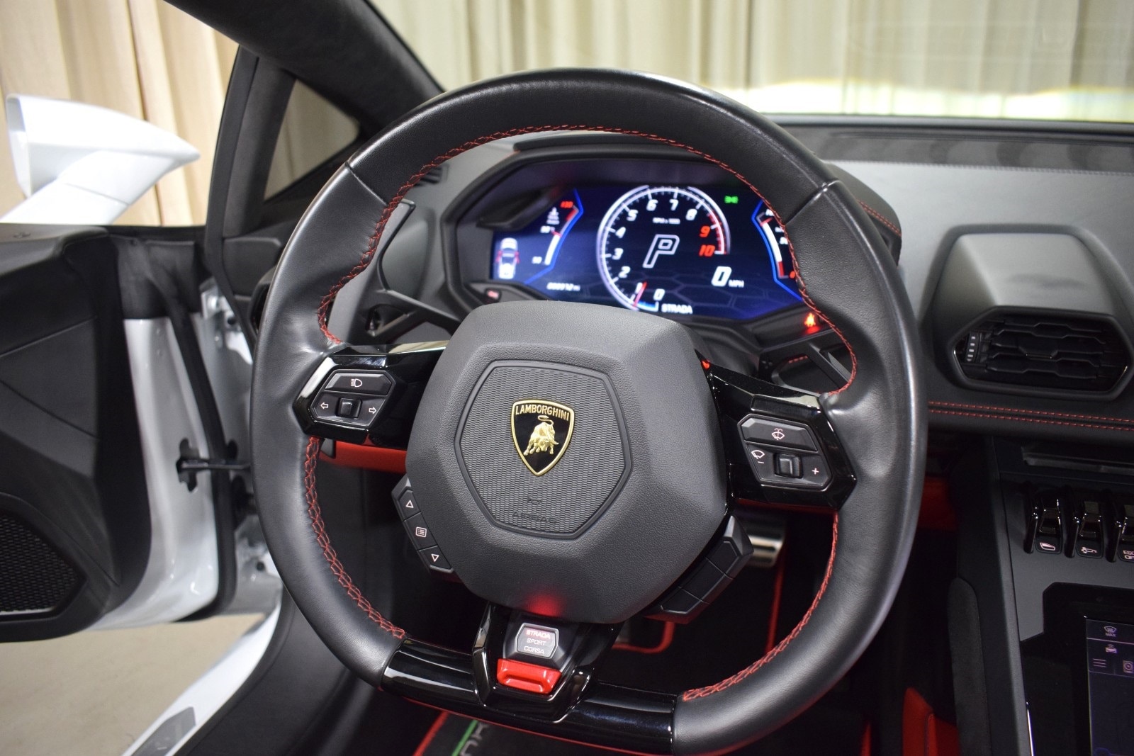 Thumbnail: 2023 Lamborghini Huracan - 23