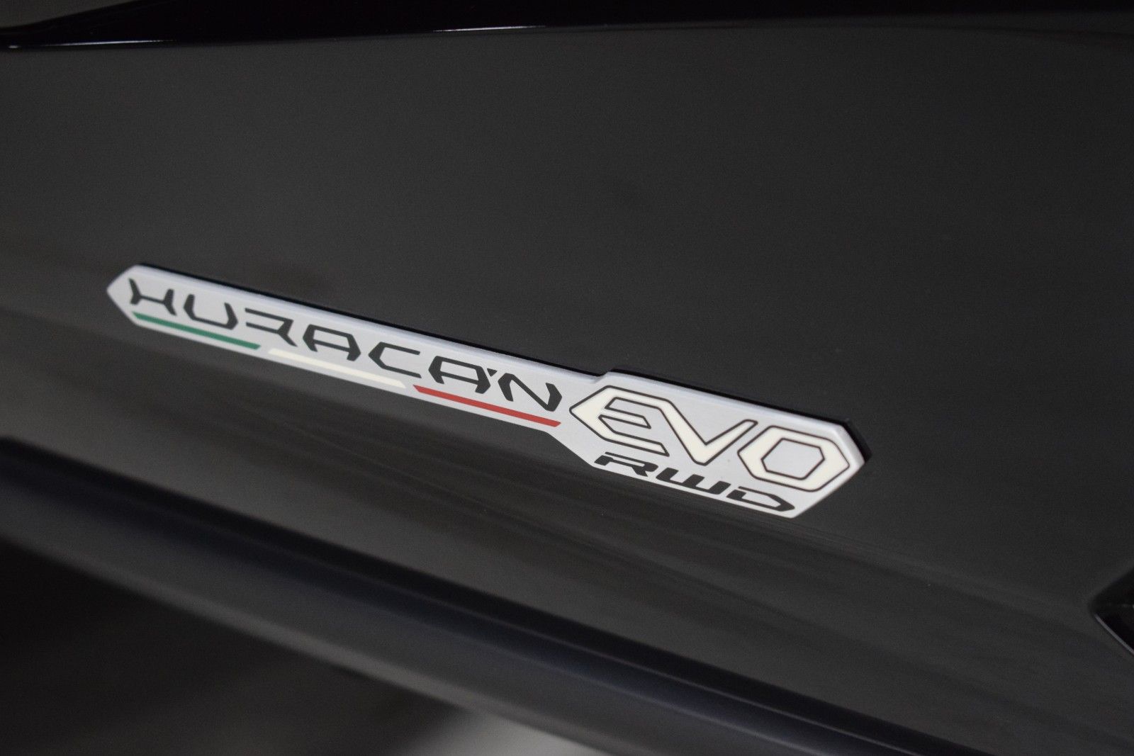 Thumbnail: 2023 Lamborghini Huracan - 11