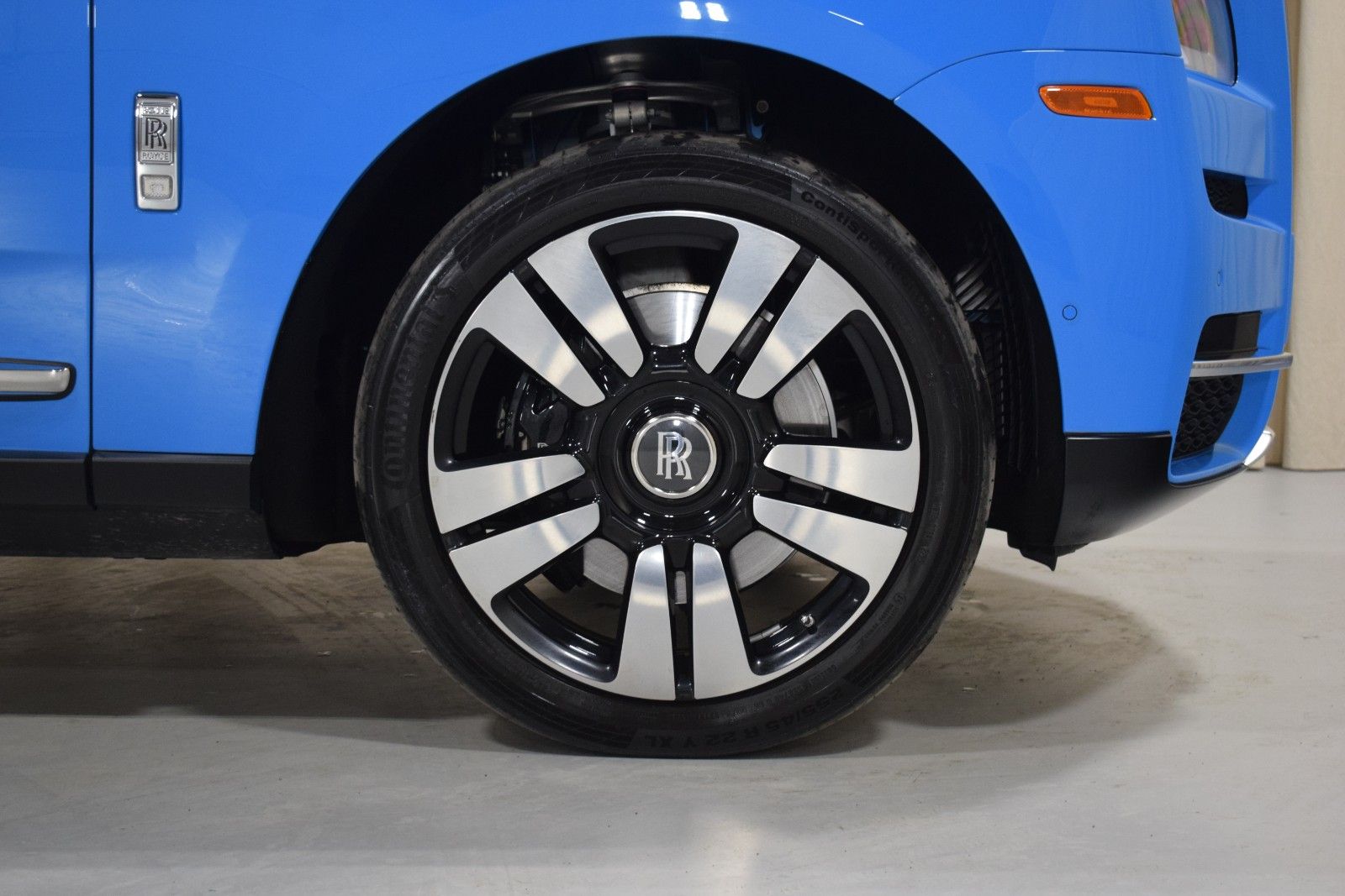 Thumbnail: 2022 Rolls-Royce Cullinan - 15