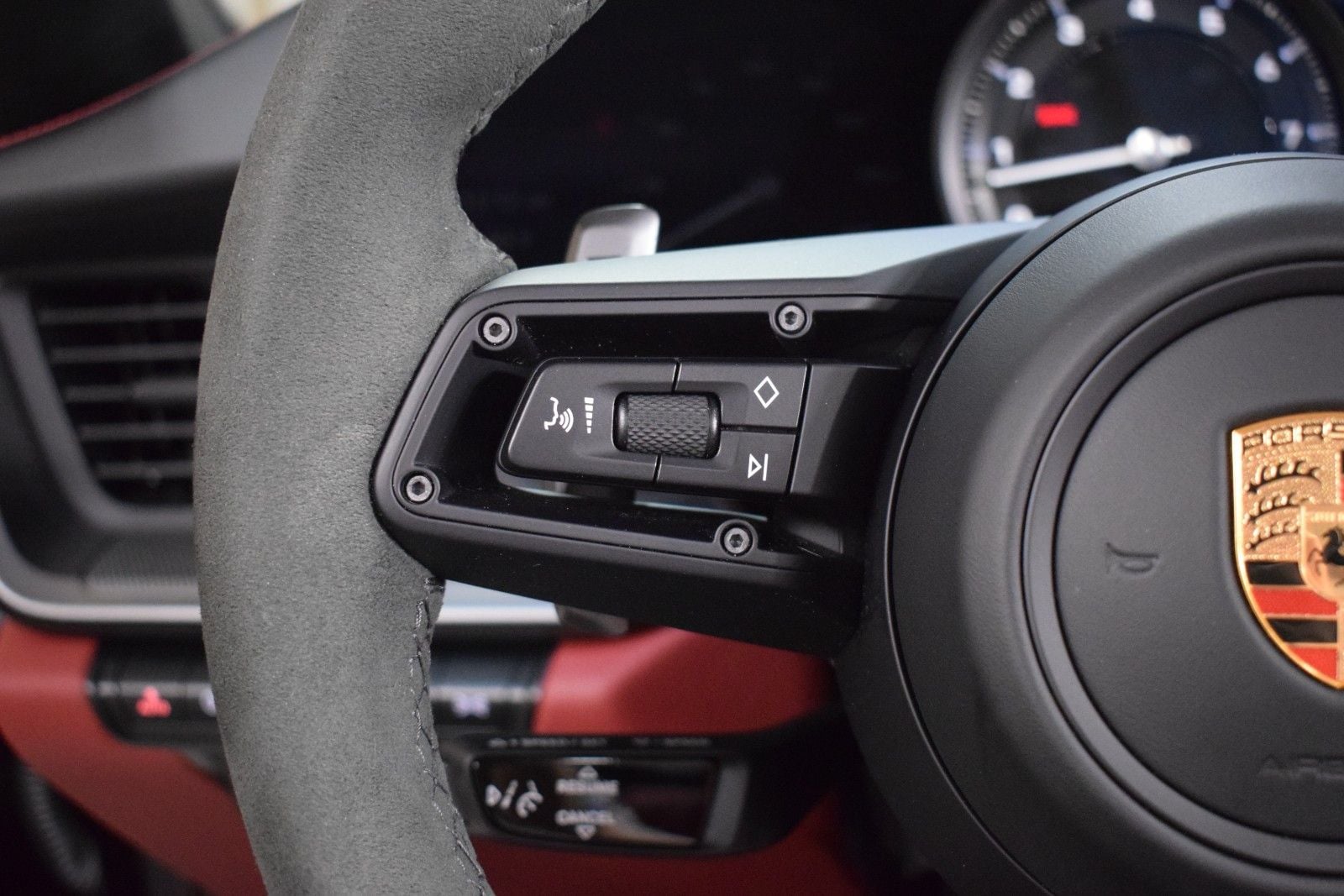 Thumbnail: 2024 Porsche 911 - 26