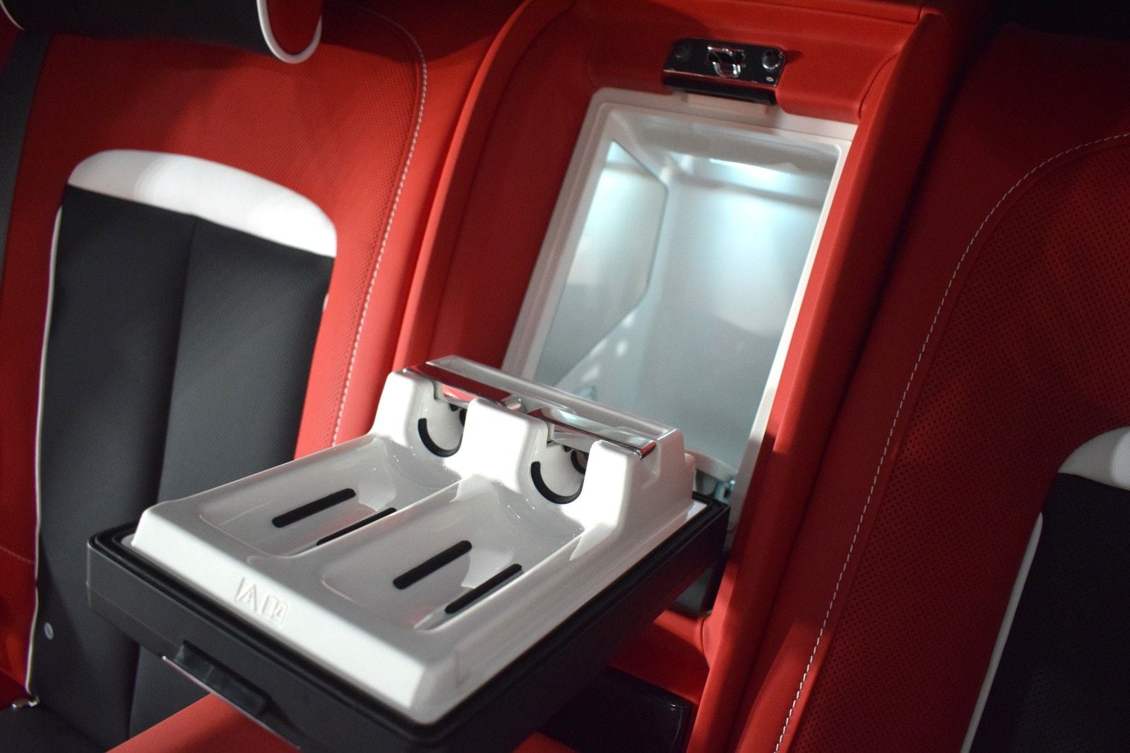 2026 Rolls-Royce Cullinan Black Badge - Photo 21