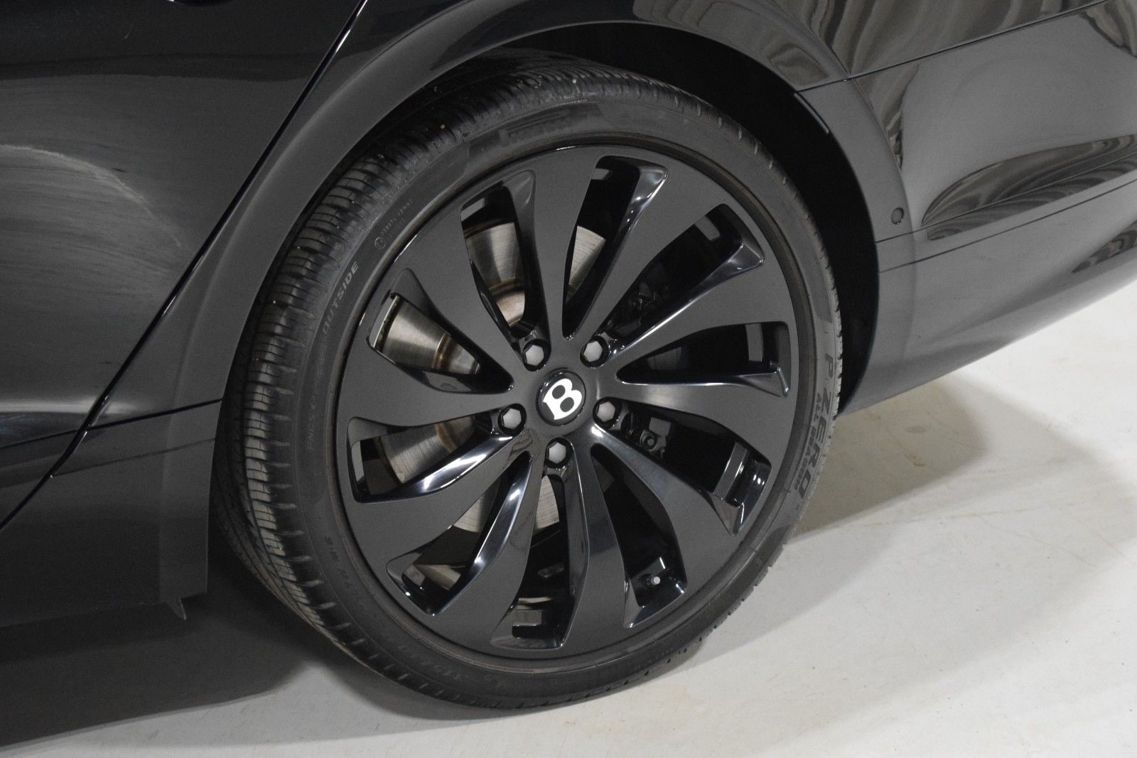 Thumbnail: 2023 Bentley Flying Spur - 18