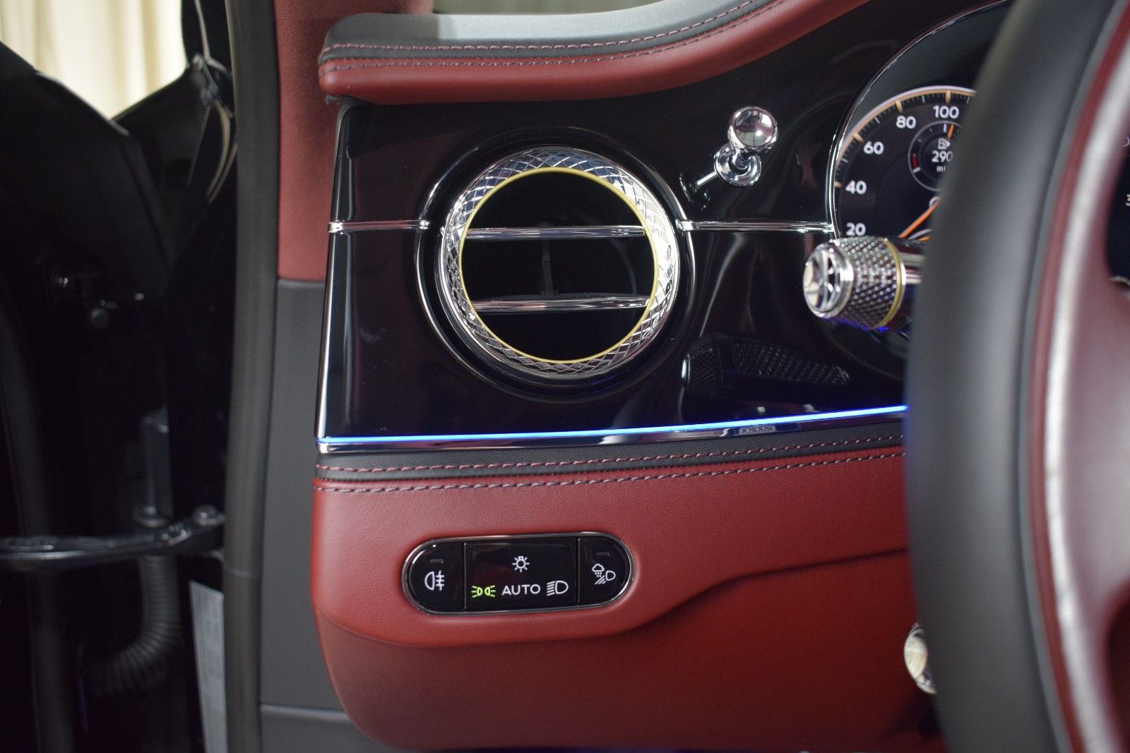 Thumbnail: 2023 Bentley Flying Spur - 31