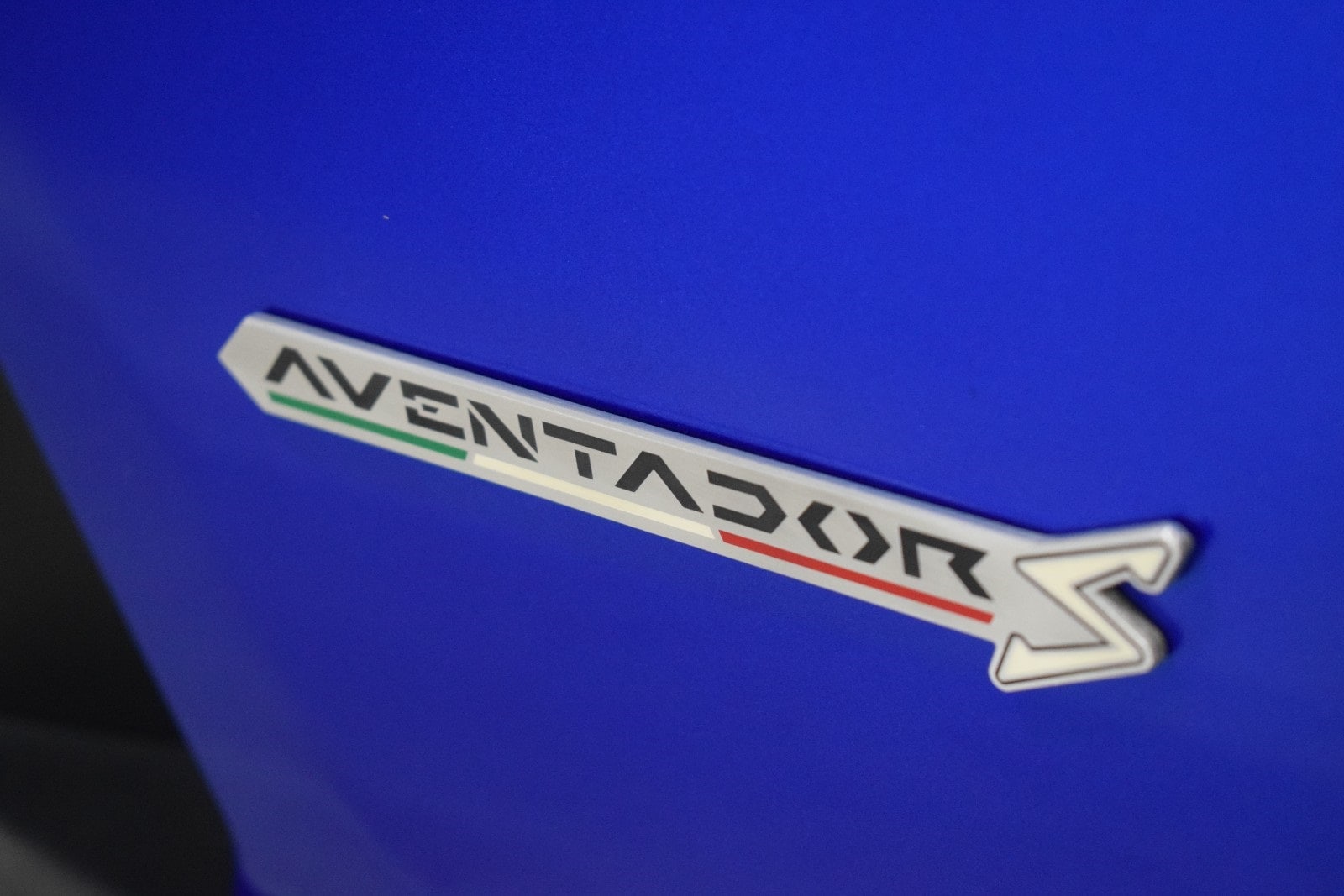 Thumbnail: 2019 Lamborghini Aventador - 12