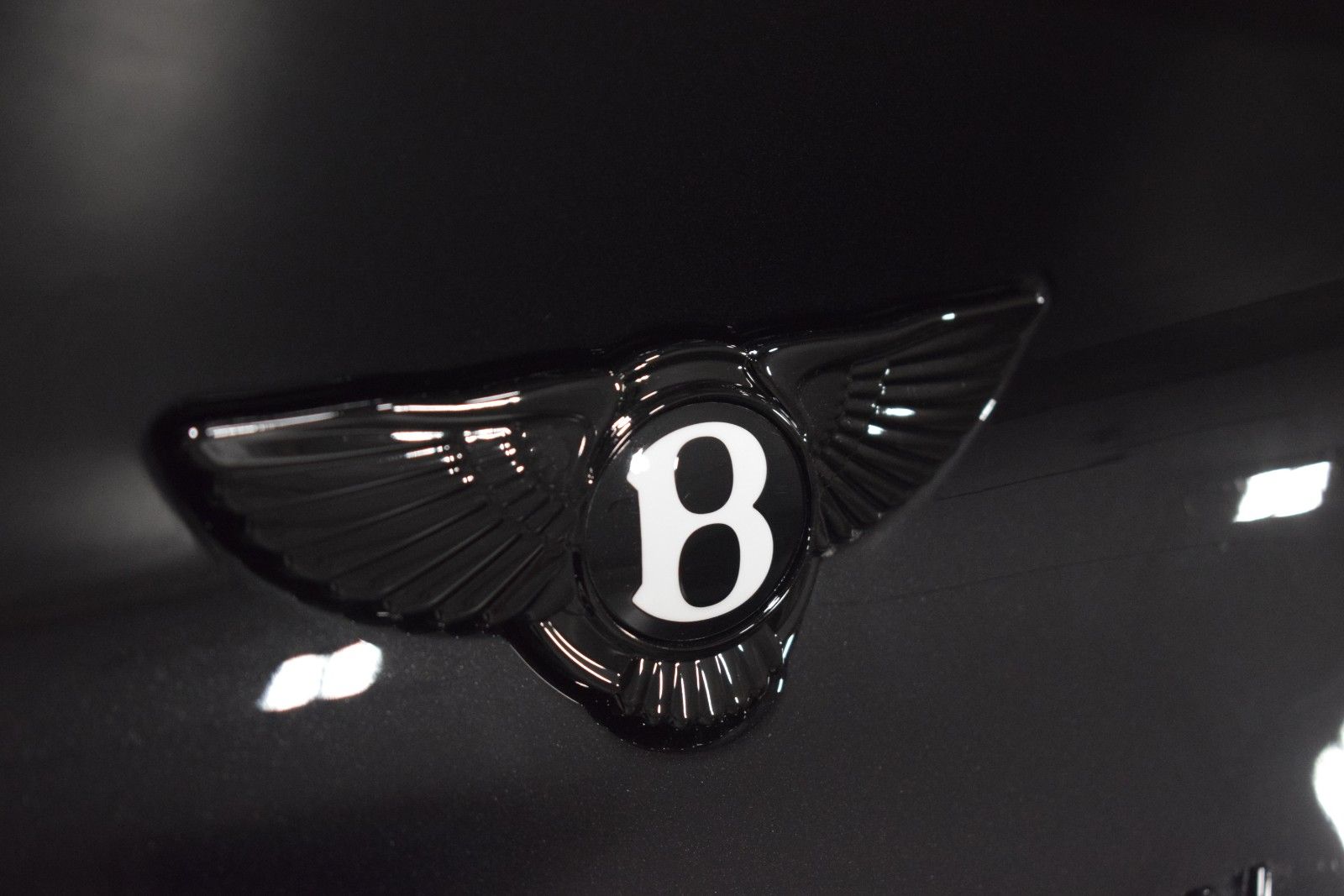 Thumbnail: 2025 Bentley Bentayga - 15