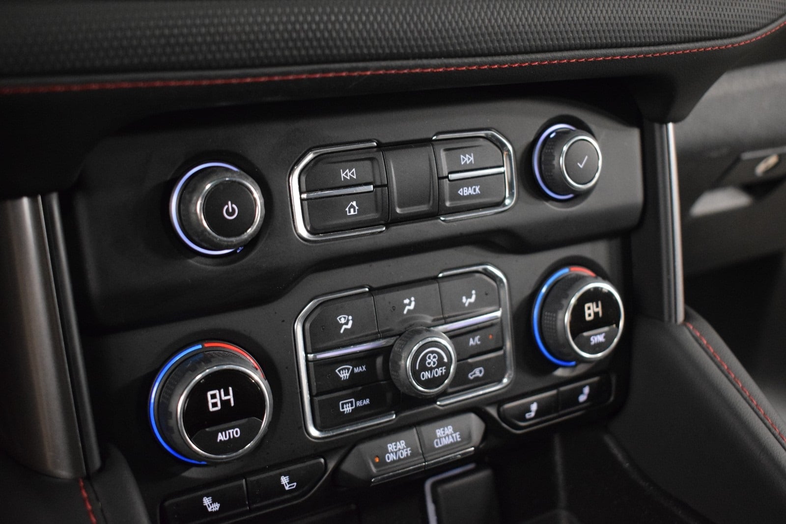 Thumbnail: 2022 Chevrolet Tahoe - 31