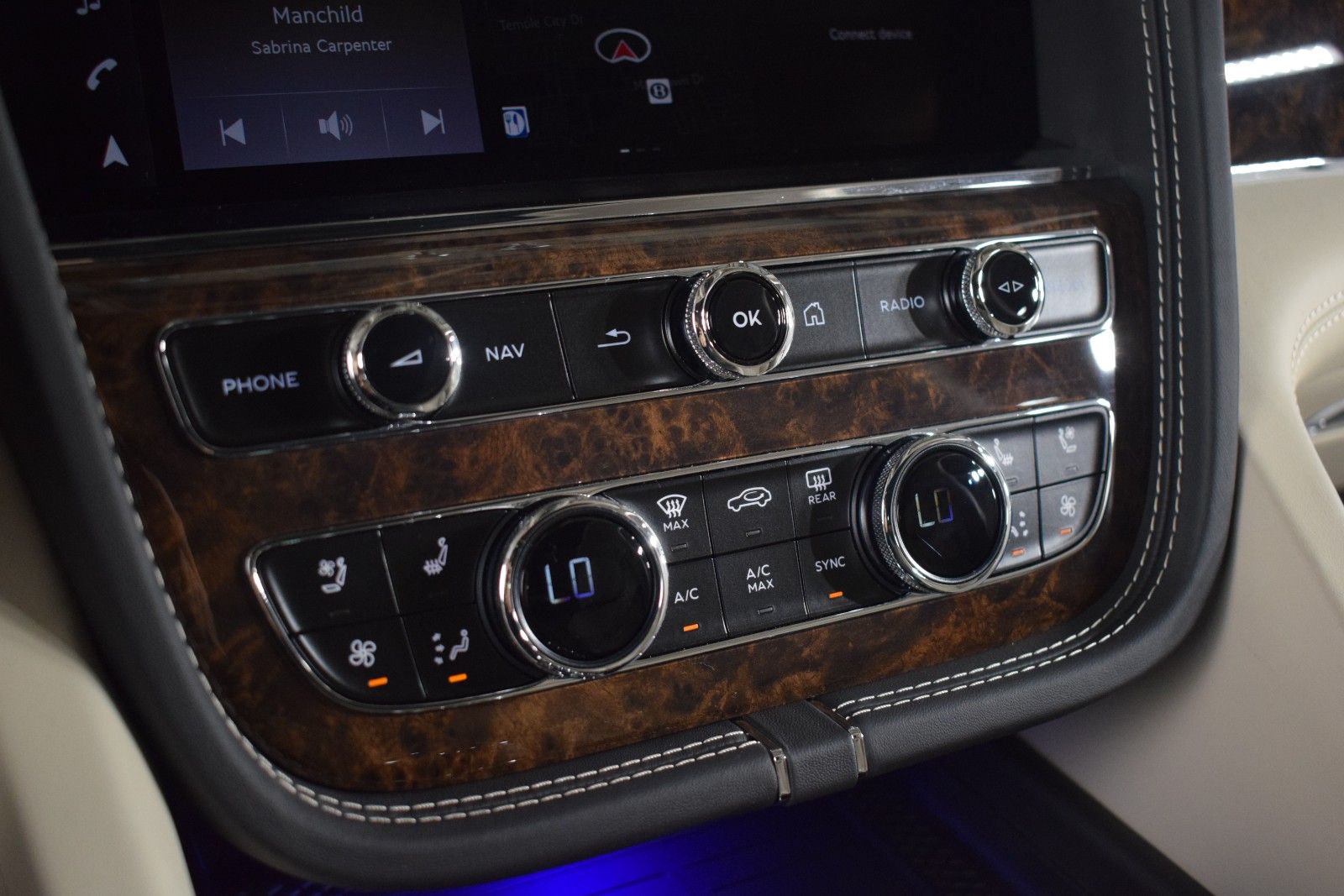 Thumbnail: 2025 Bentley Bentayga - 35