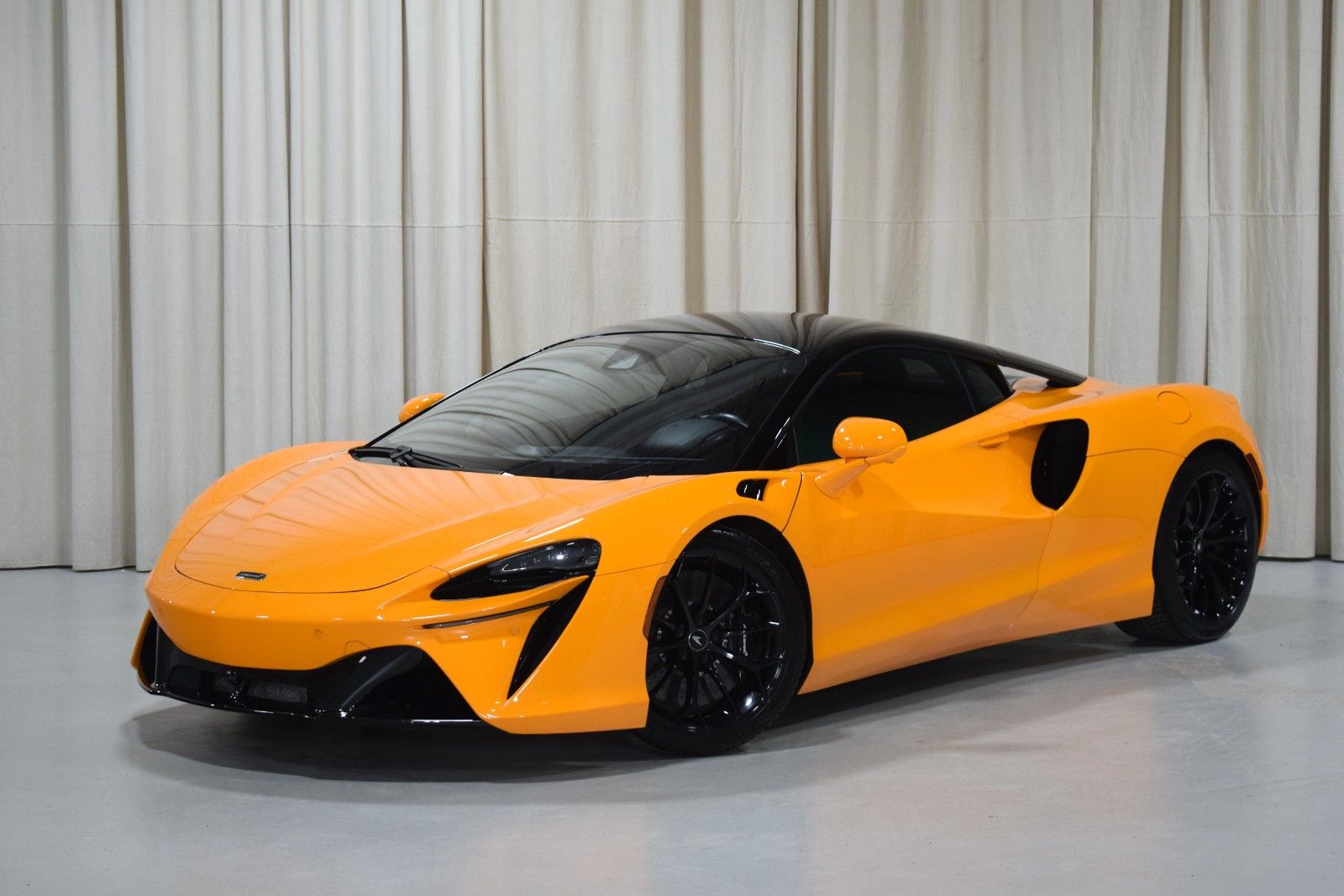 2024 Mclaren Artura  -
                  Troy, MI