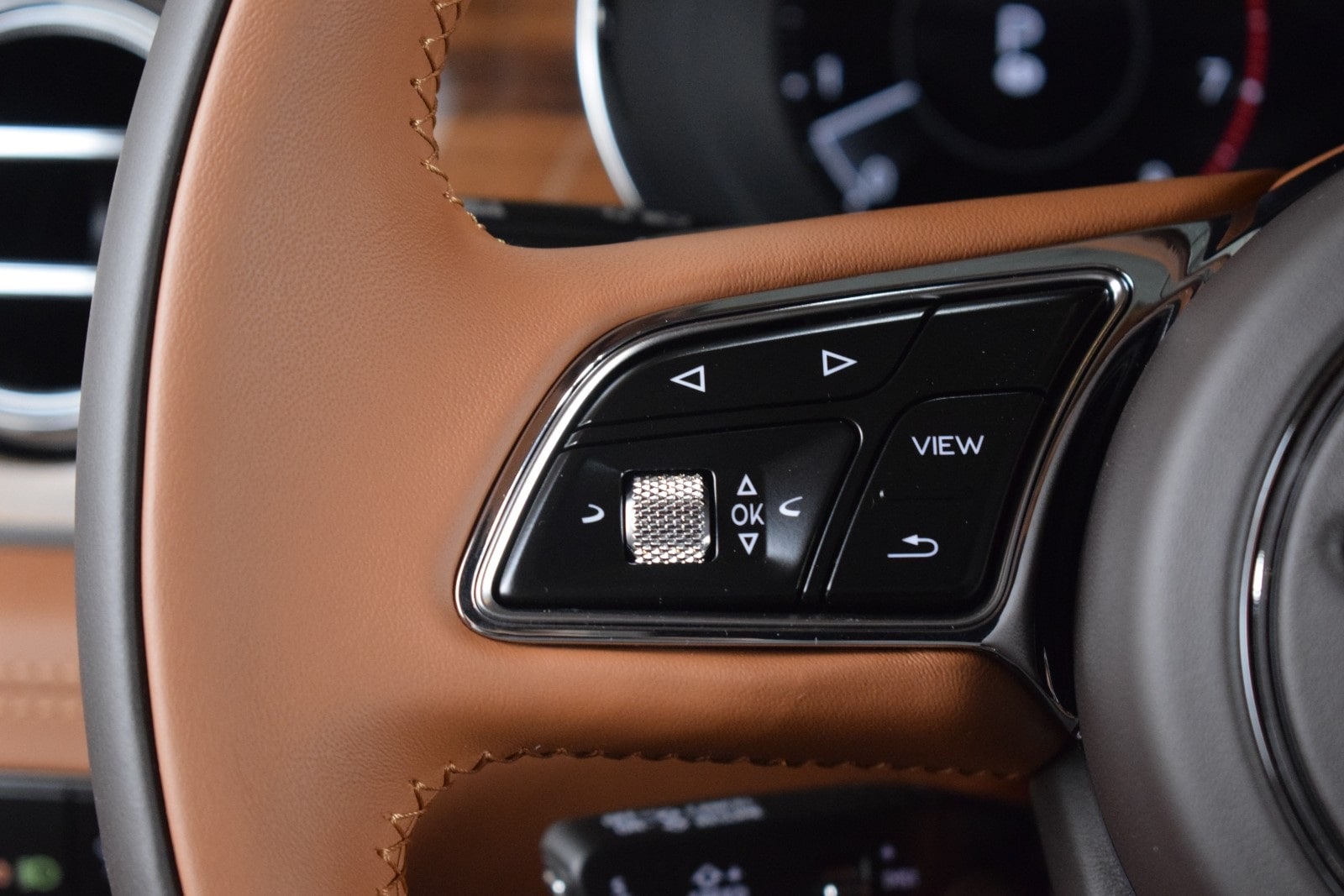 Thumbnail: 2025 Bentley Bentayga - 29