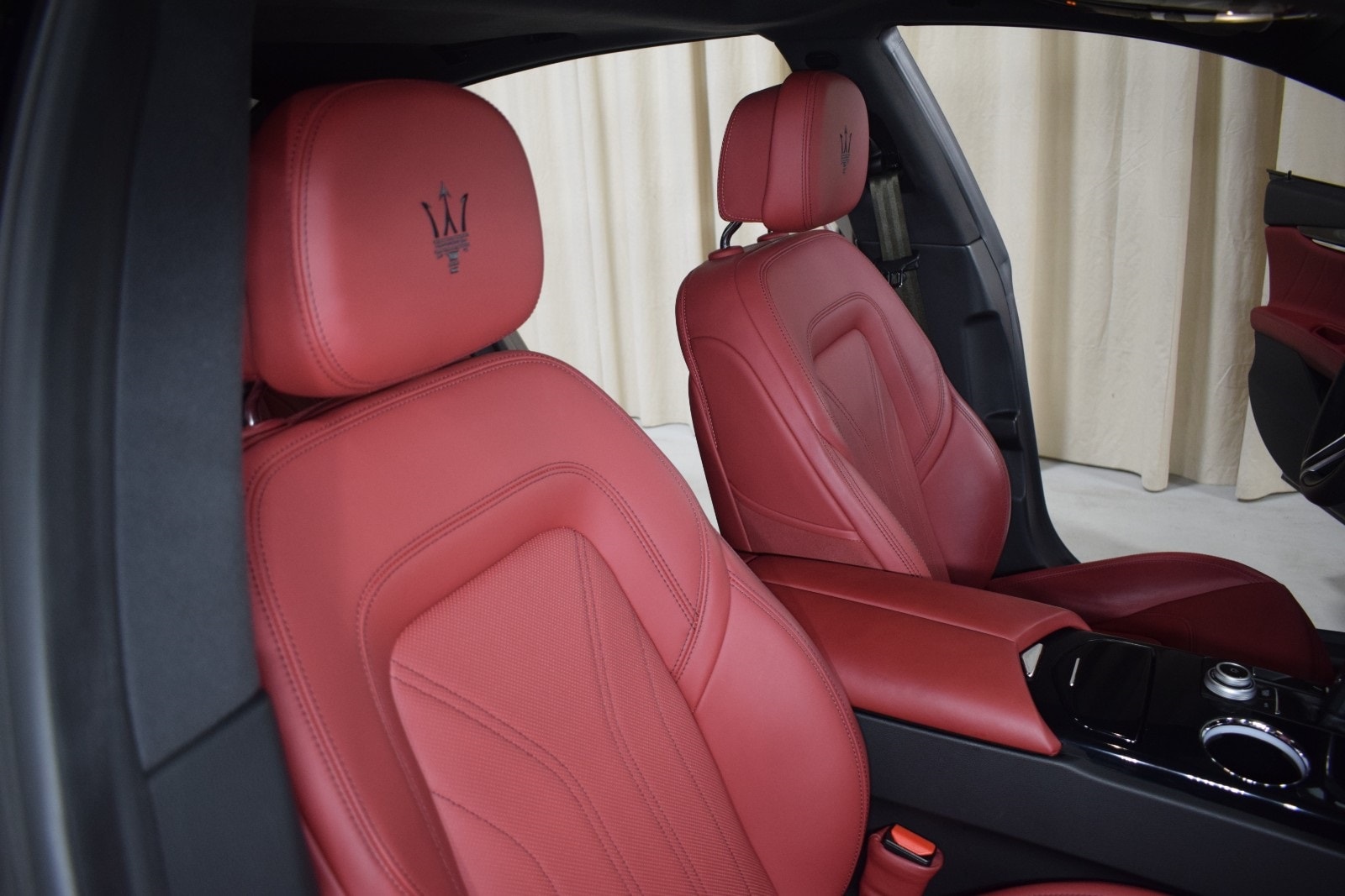 Thumbnail: 2022 Maserati Quattroporte - 24