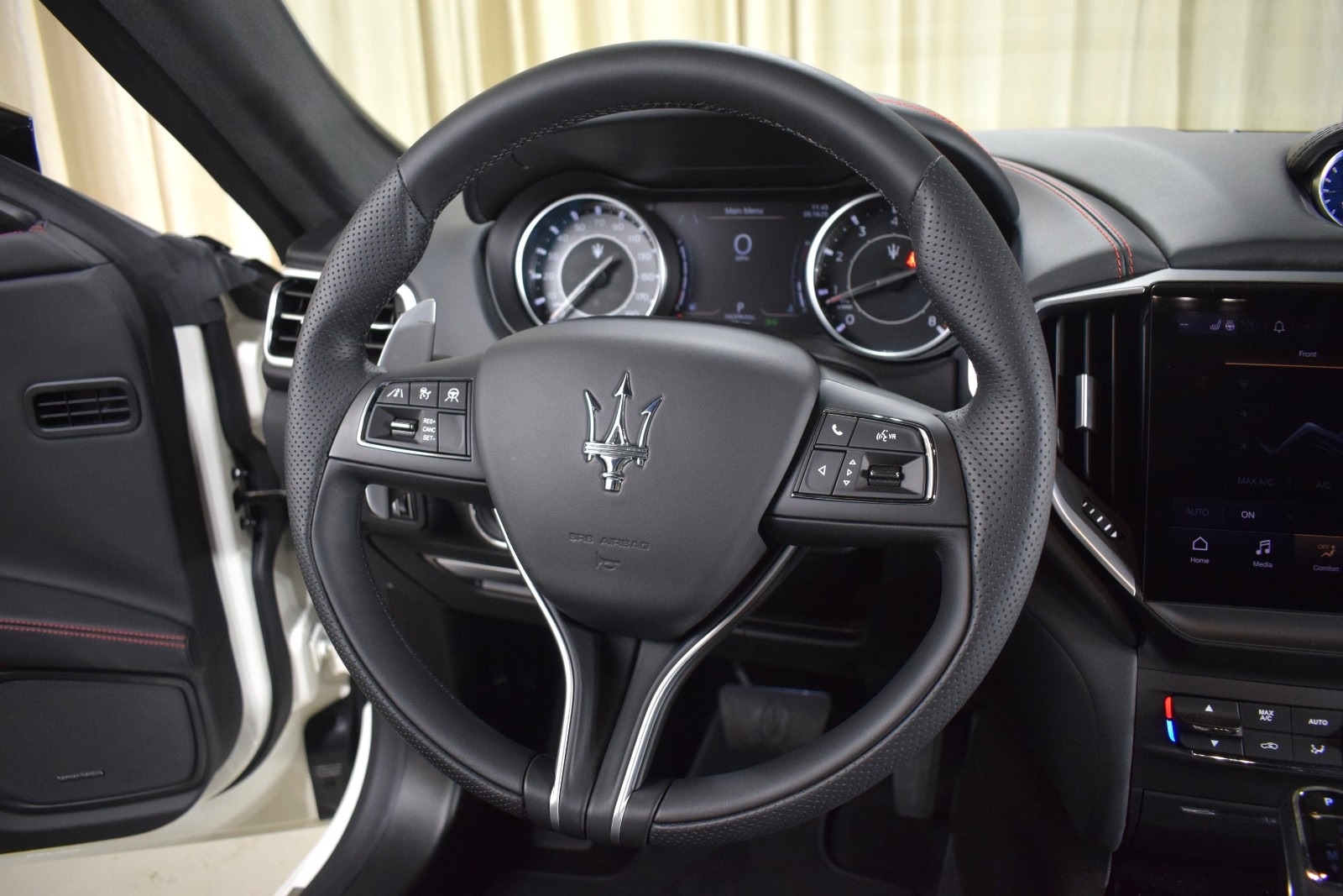 Thumbnail: 2024 Maserati Ghibli - 25