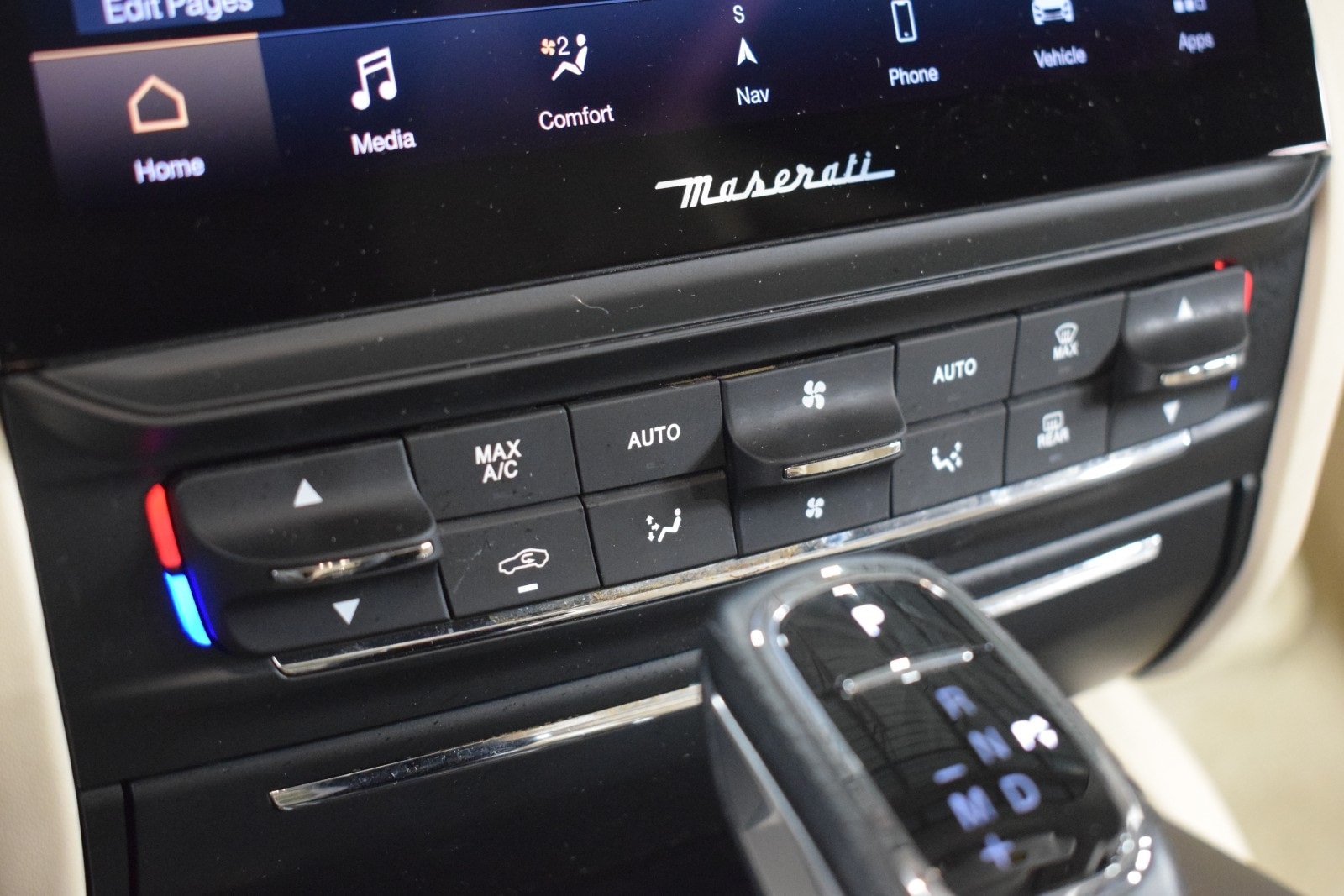 Thumbnail: 2021 Maserati Quattroporte - 32
