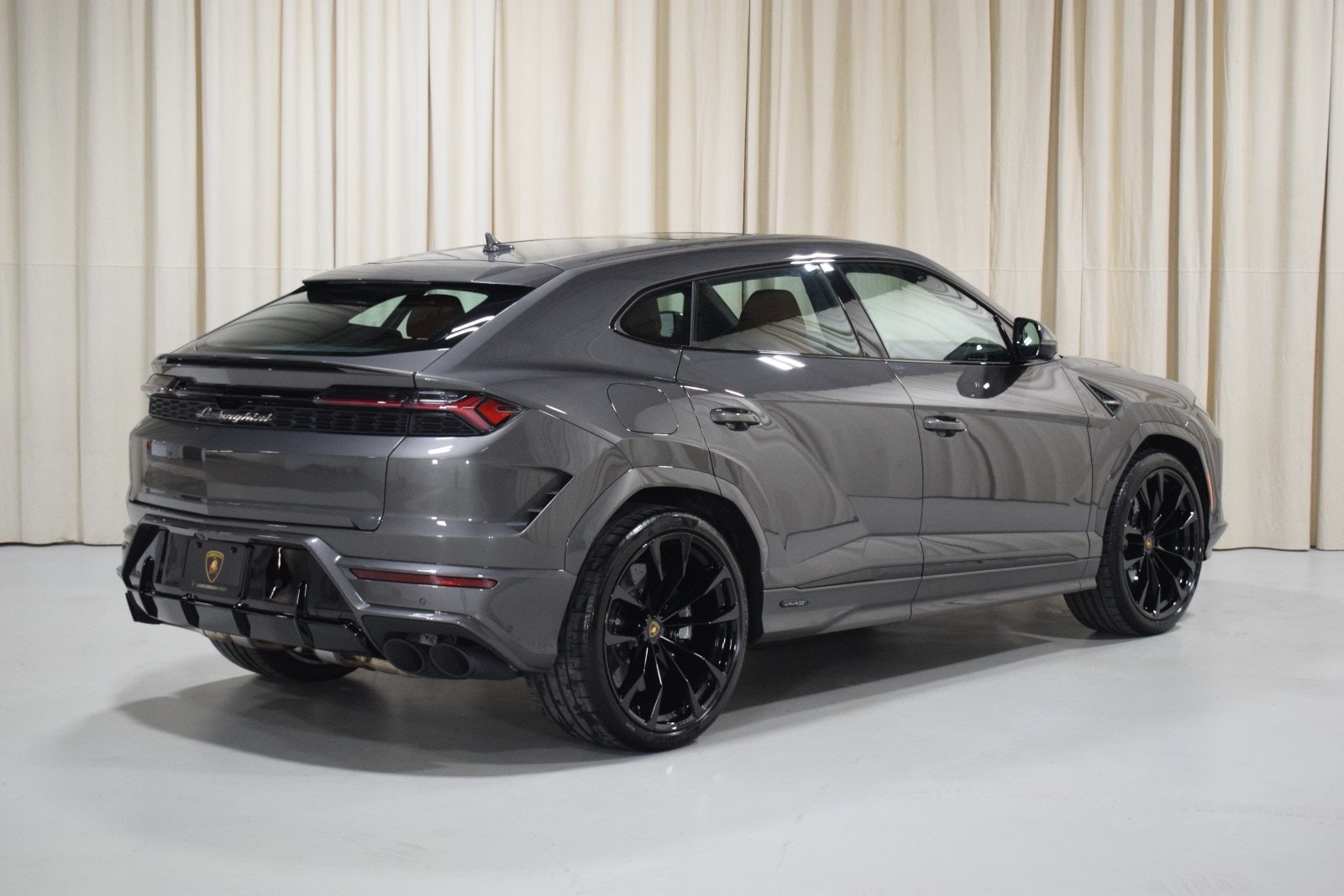 Thumbnail: 2025 Lamborghini Urus - 10