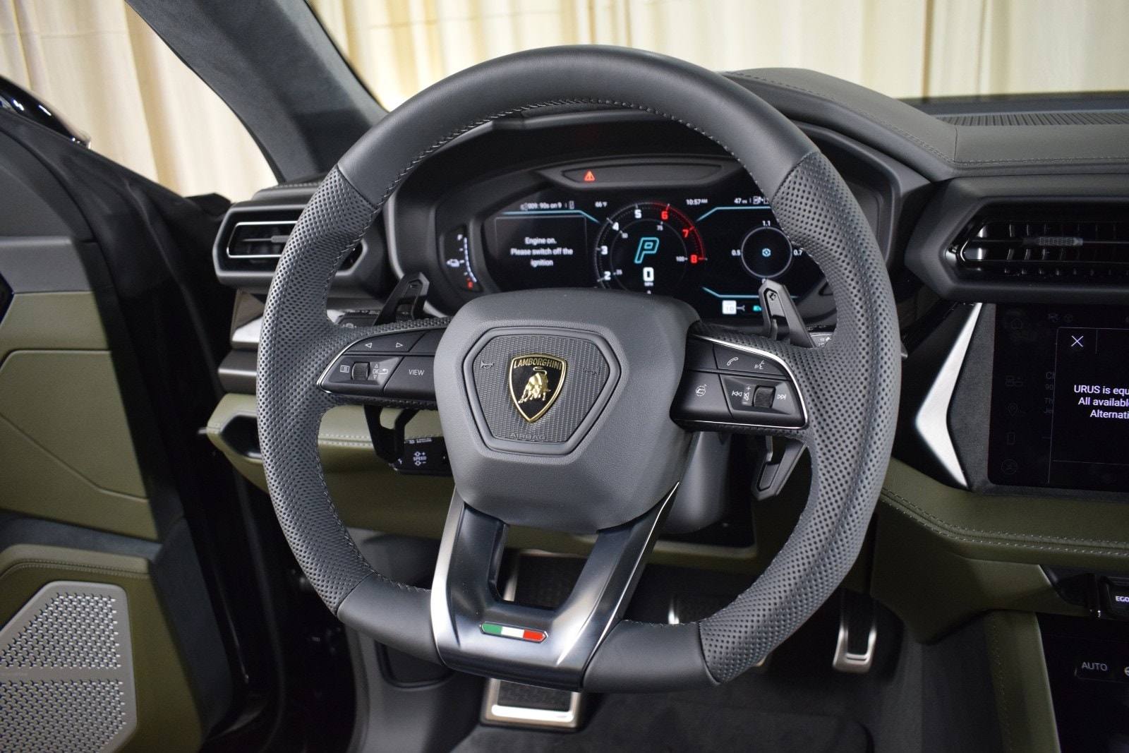 Thumbnail: 2025 Lamborghini Urus - 26