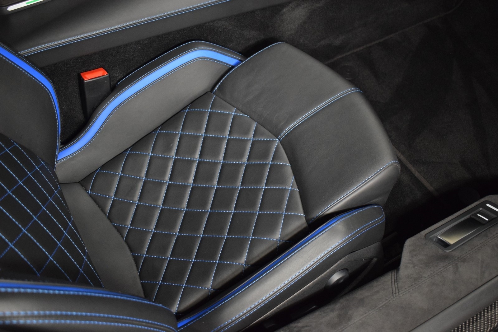 Thumbnail: 2019 Lamborghini Aventador - 20