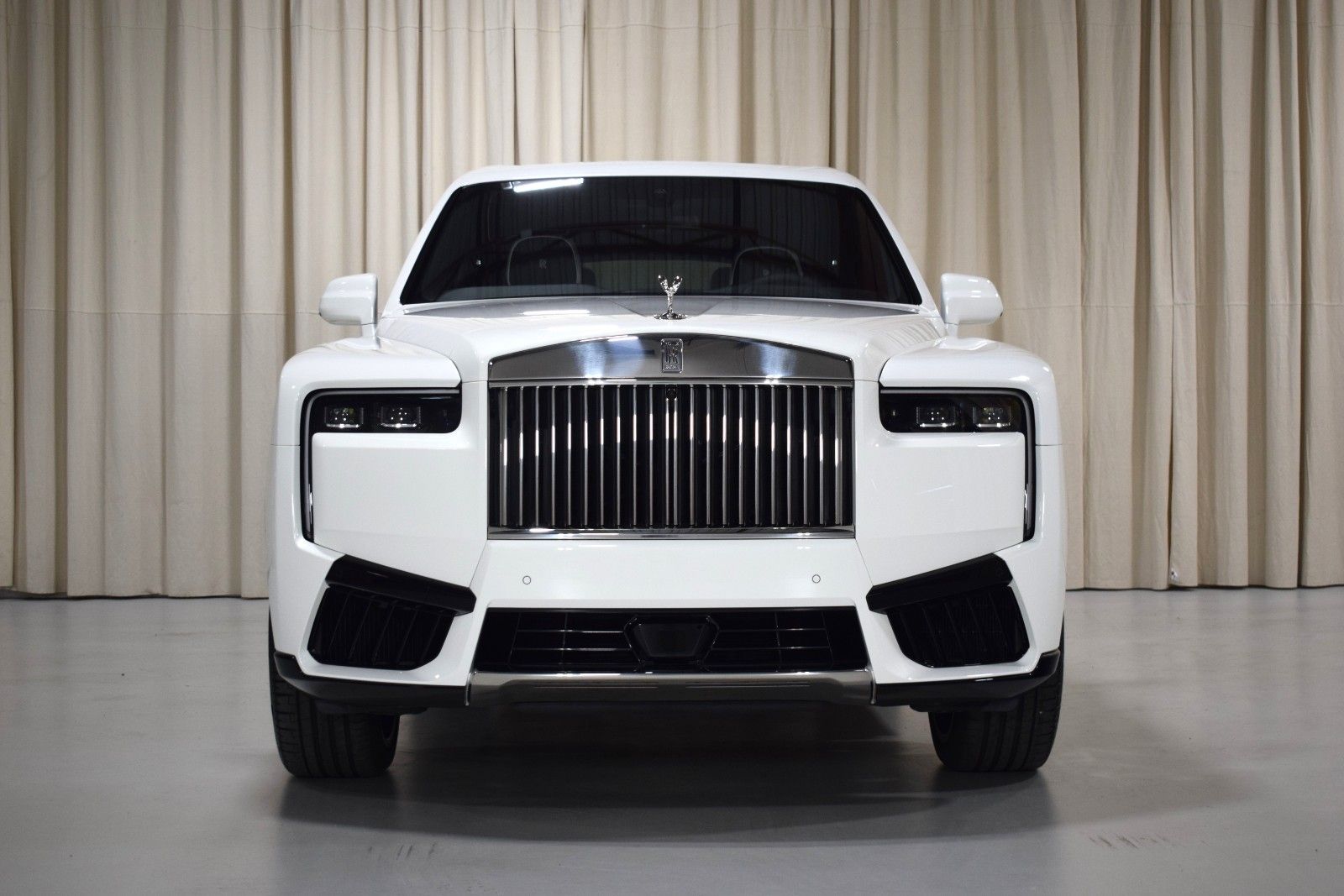 Thumbnail: 2026 Rolls-Royce Cullinan - 9