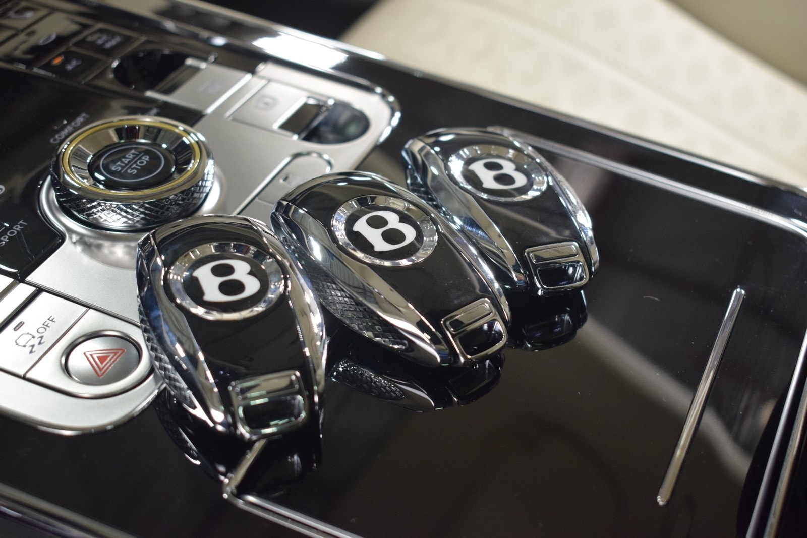Thumbnail: 2025 Bentley Flying Spur - 39