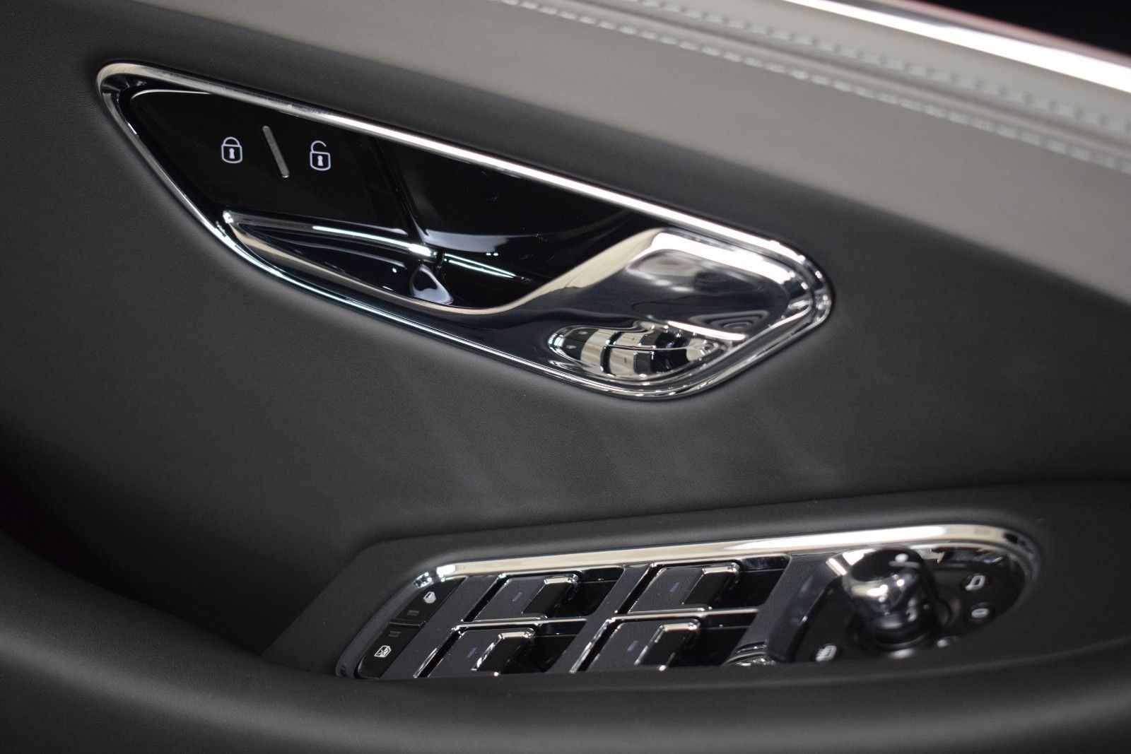 Thumbnail: 2024 Bentley Continental - 43