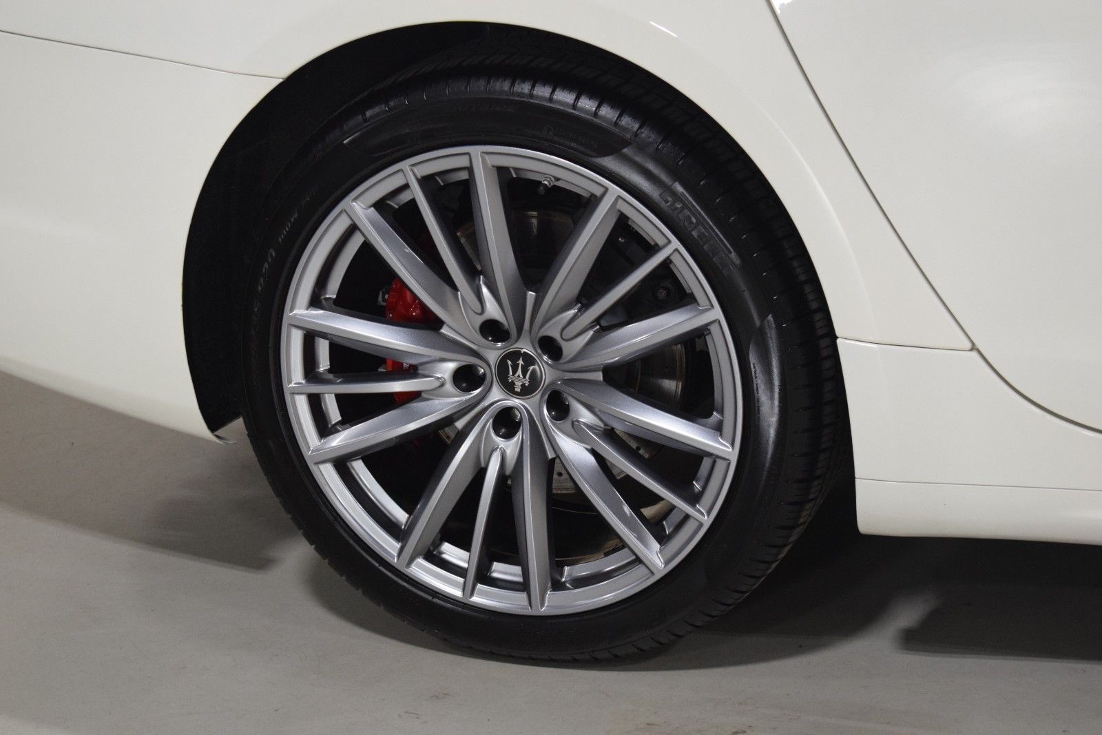 Thumbnail: 2024 Maserati Quattroporte - 16