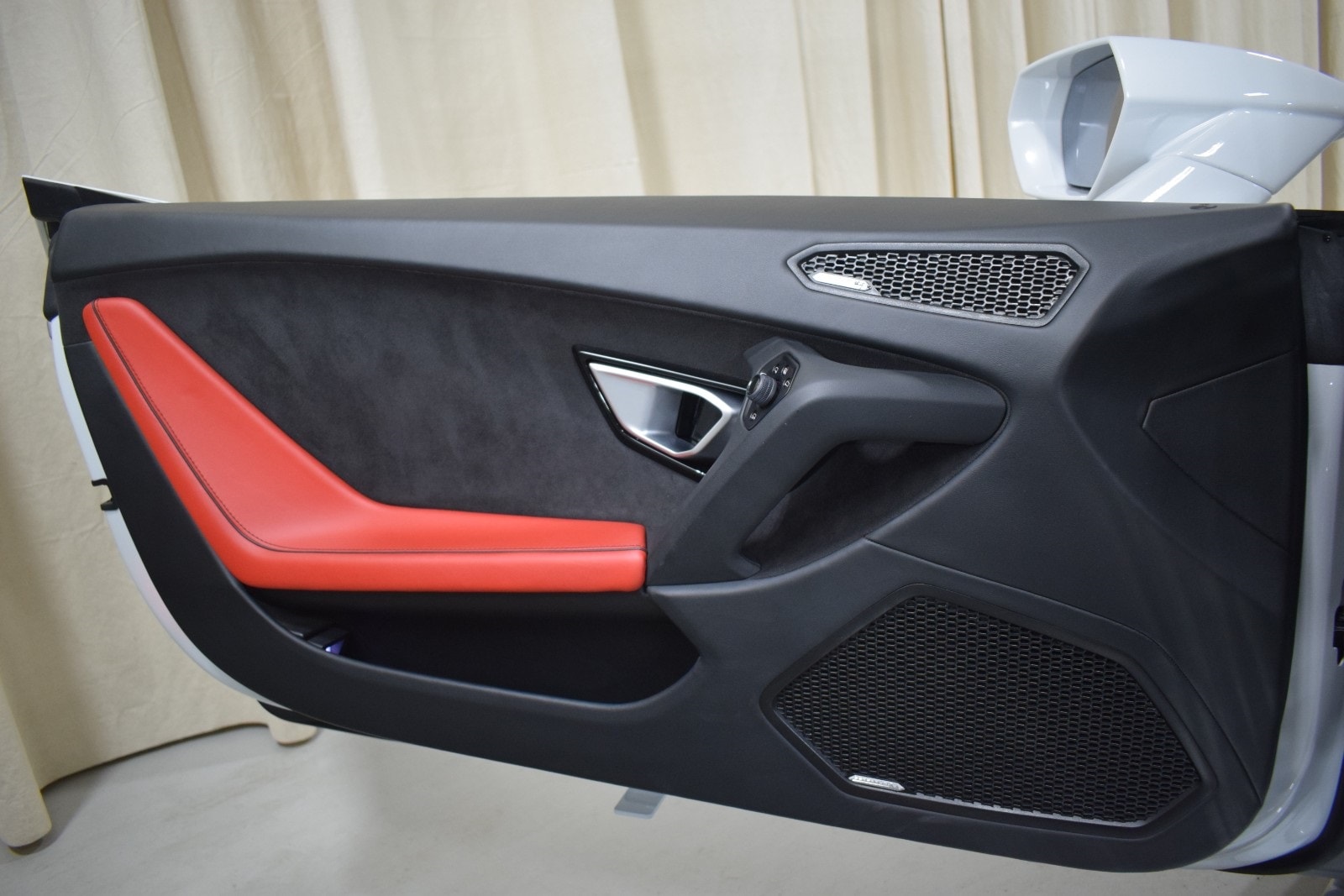 Thumbnail: 2023 Lamborghini Huracan - 36