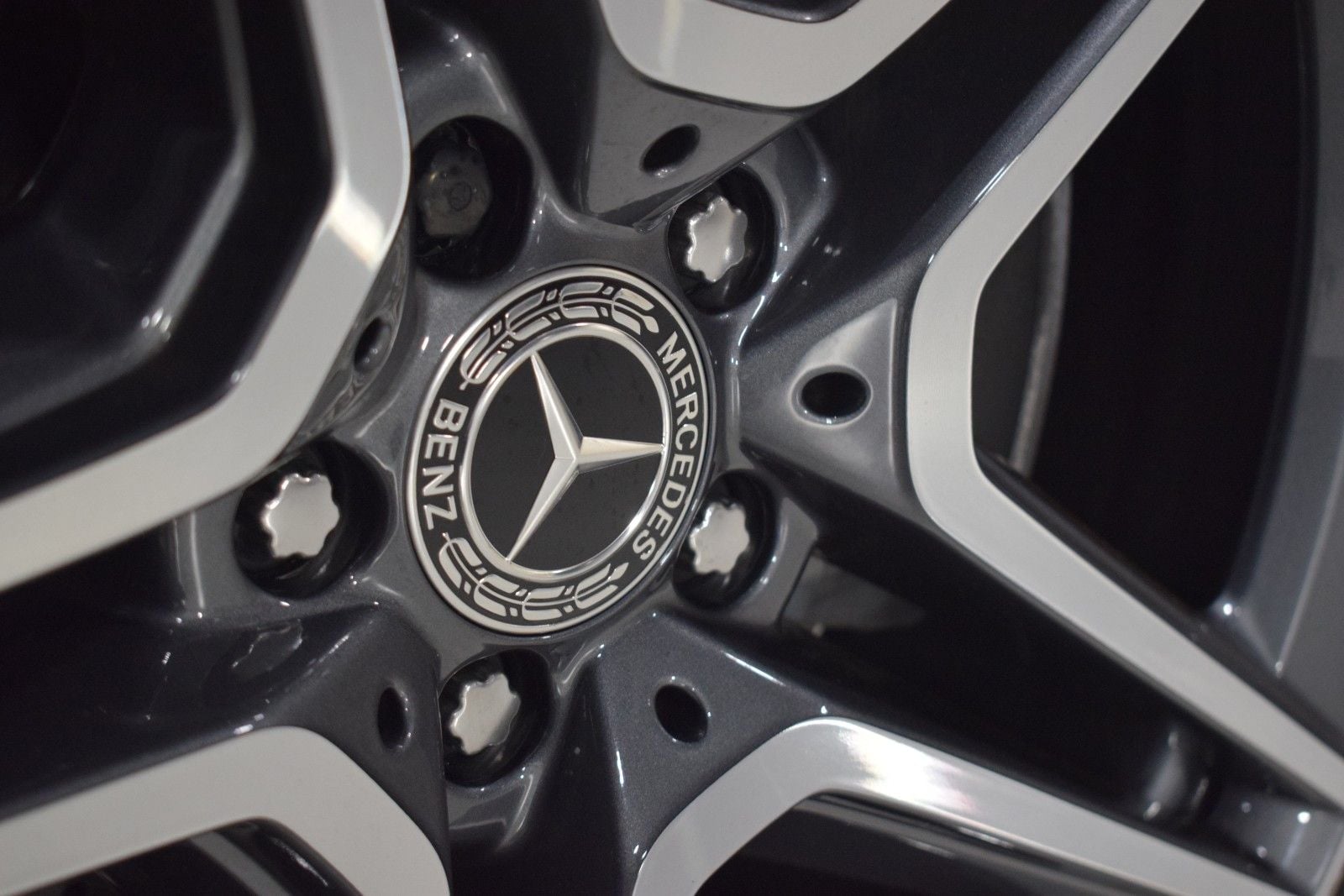 Thumbnail: 2025 Mercedes-Benz GLS - 18