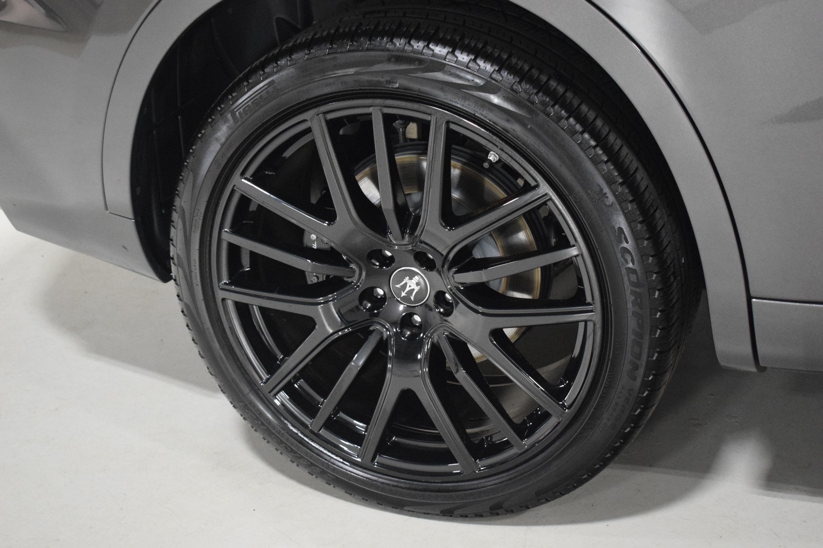 Thumbnail: 2022 Maserati Levante - 17
