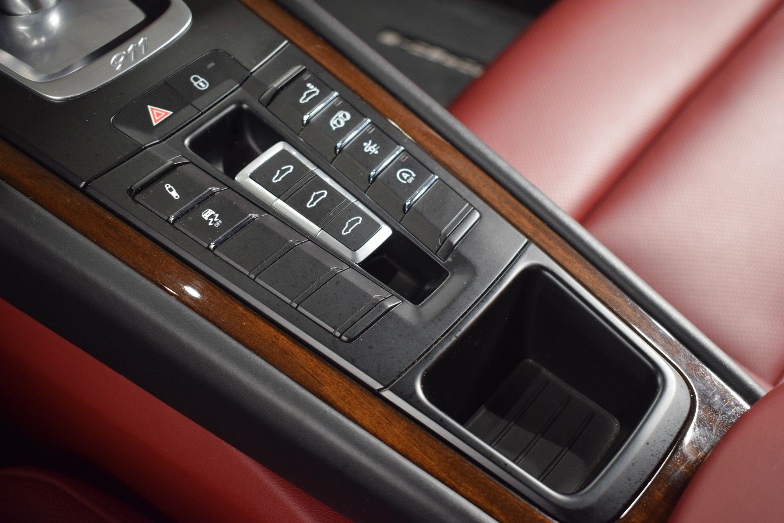 Thumbnail: 2017 Porsche 911 - 33