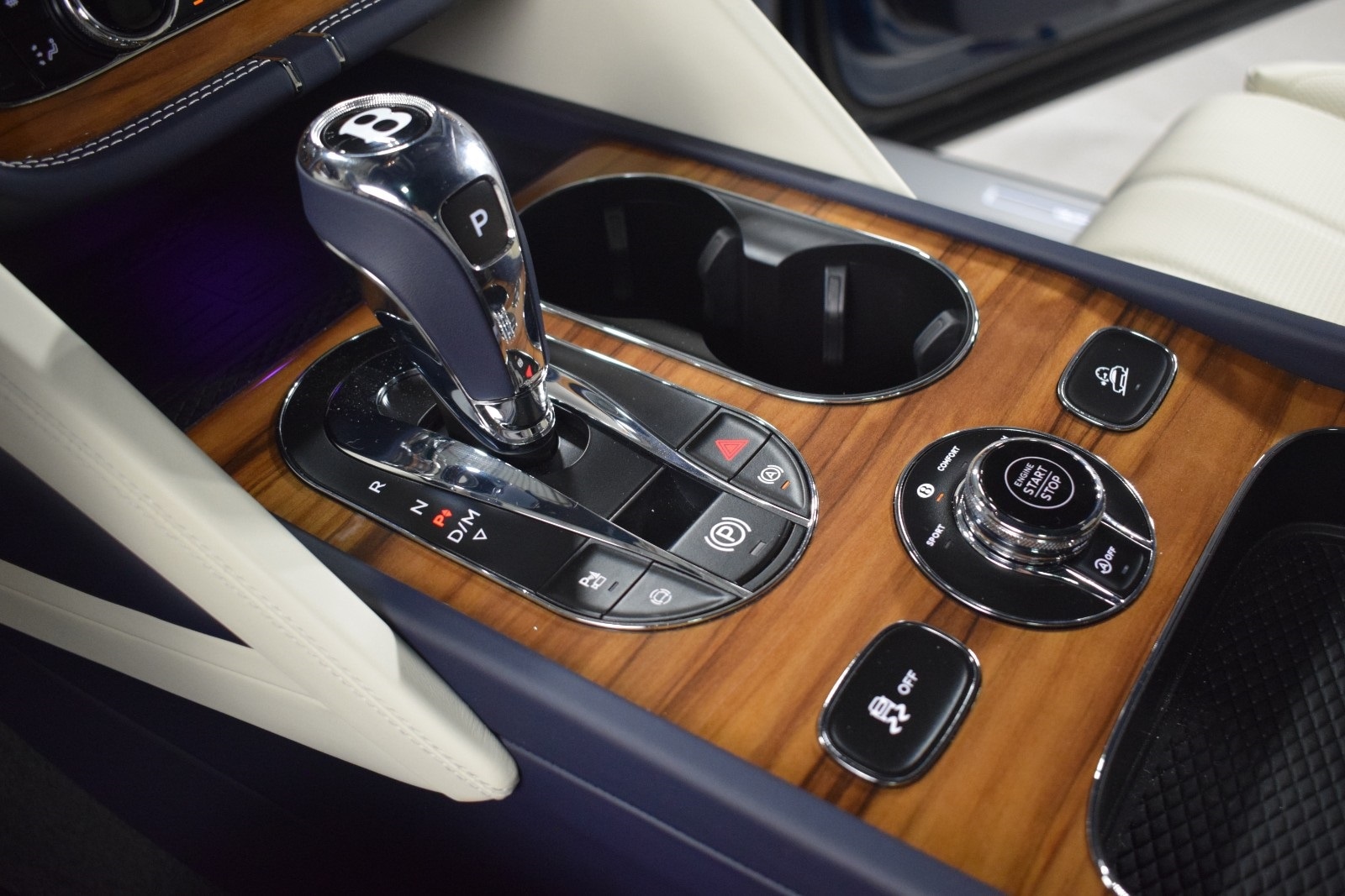 Thumbnail: 2024 Bentley Bentayga - 38