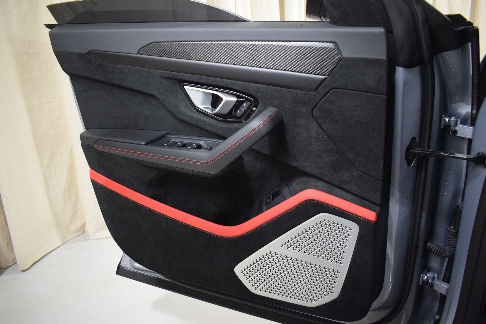 Thumbnail: 2024 Lamborghini Urus - 37