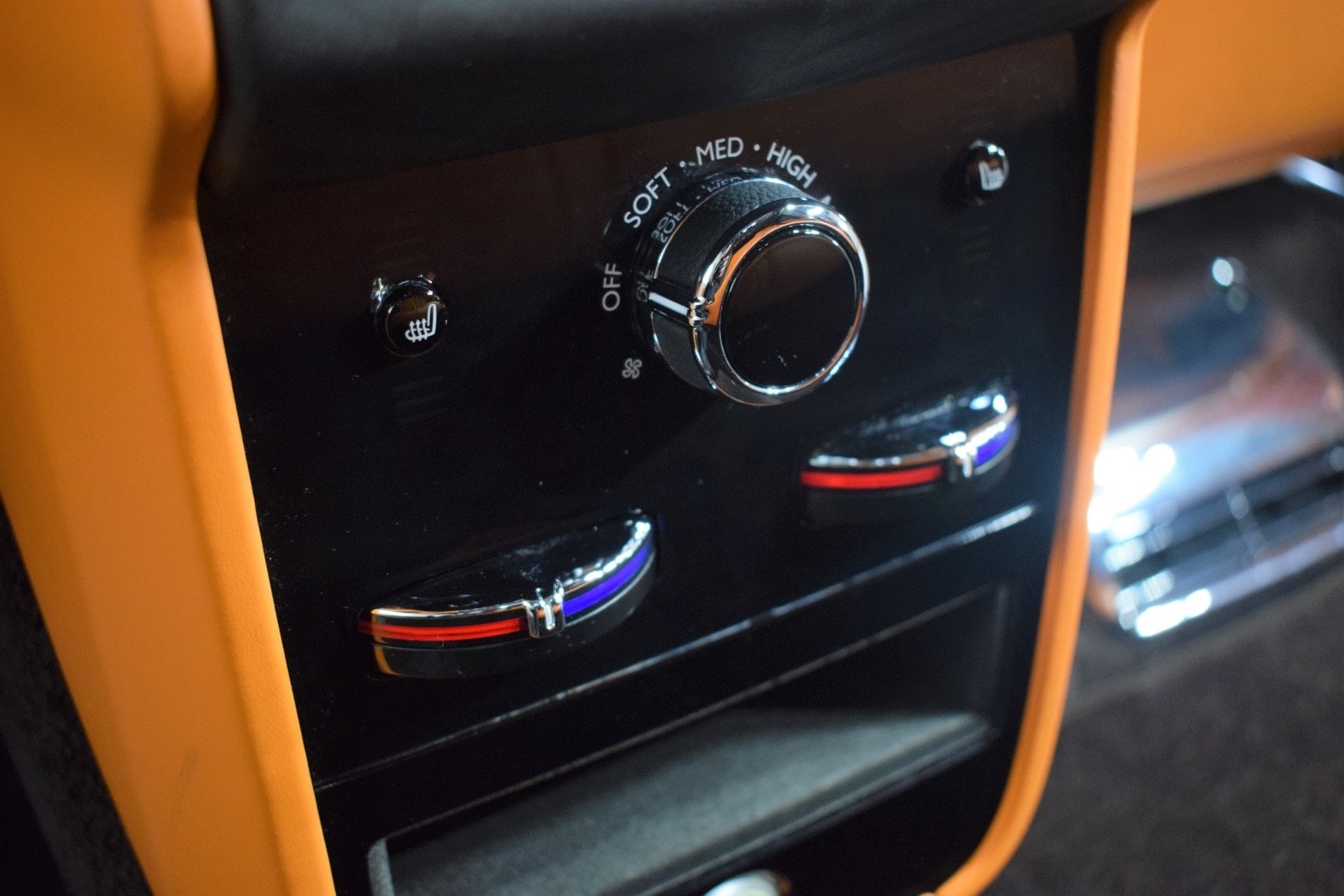 Thumbnail: 2022 Rolls-Royce Cullinan - 22