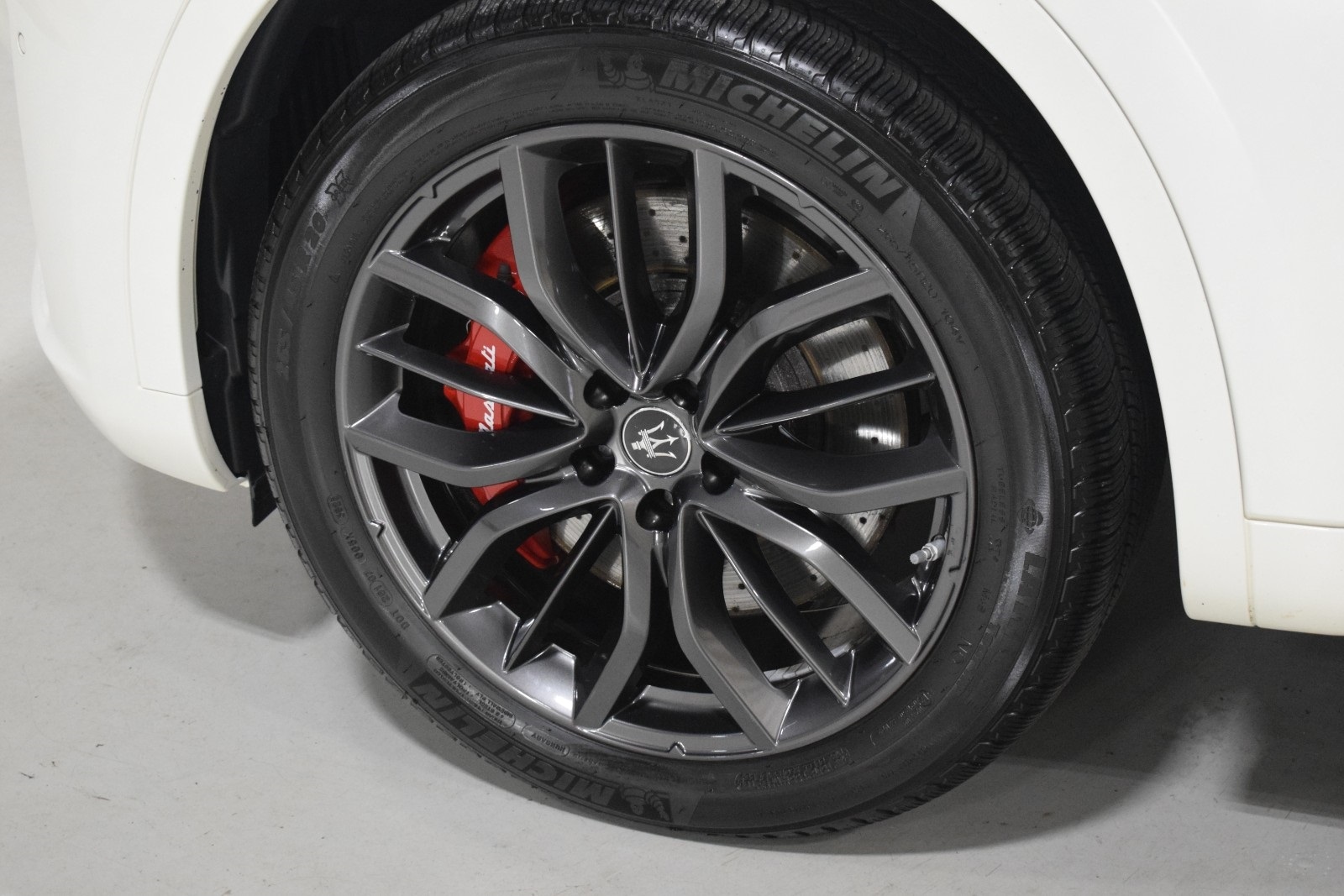 Thumbnail: 2022 Maserati Levante - 5