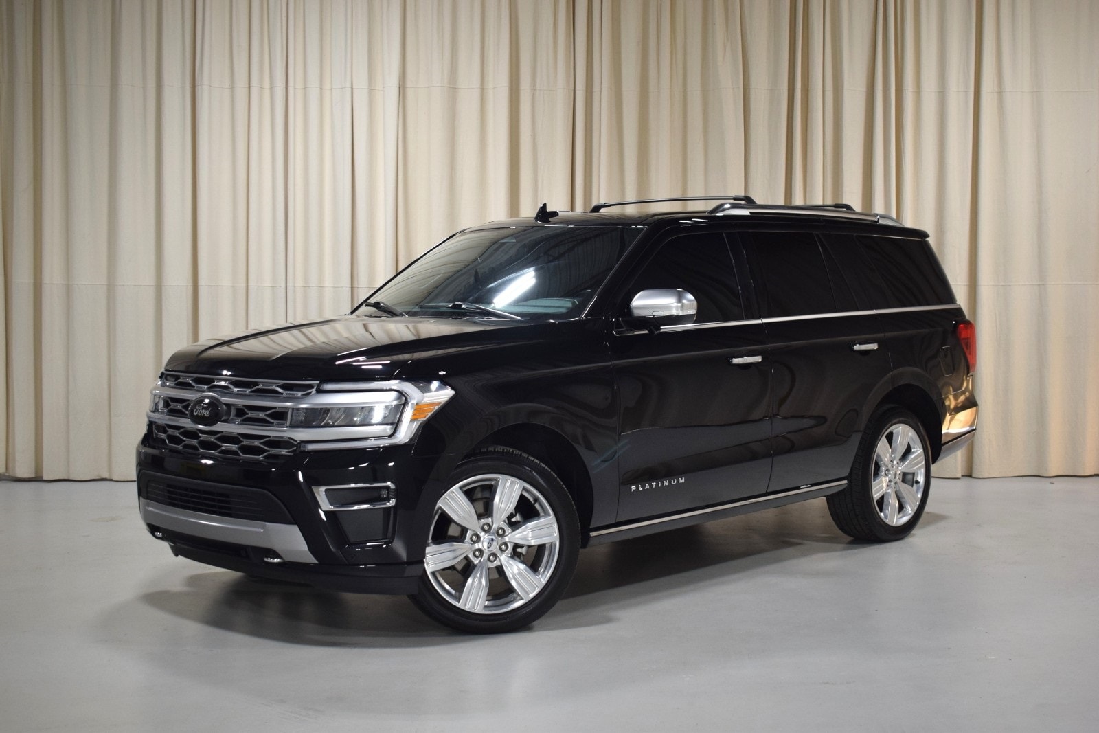 2023 Ford Expedition Platinum's photo