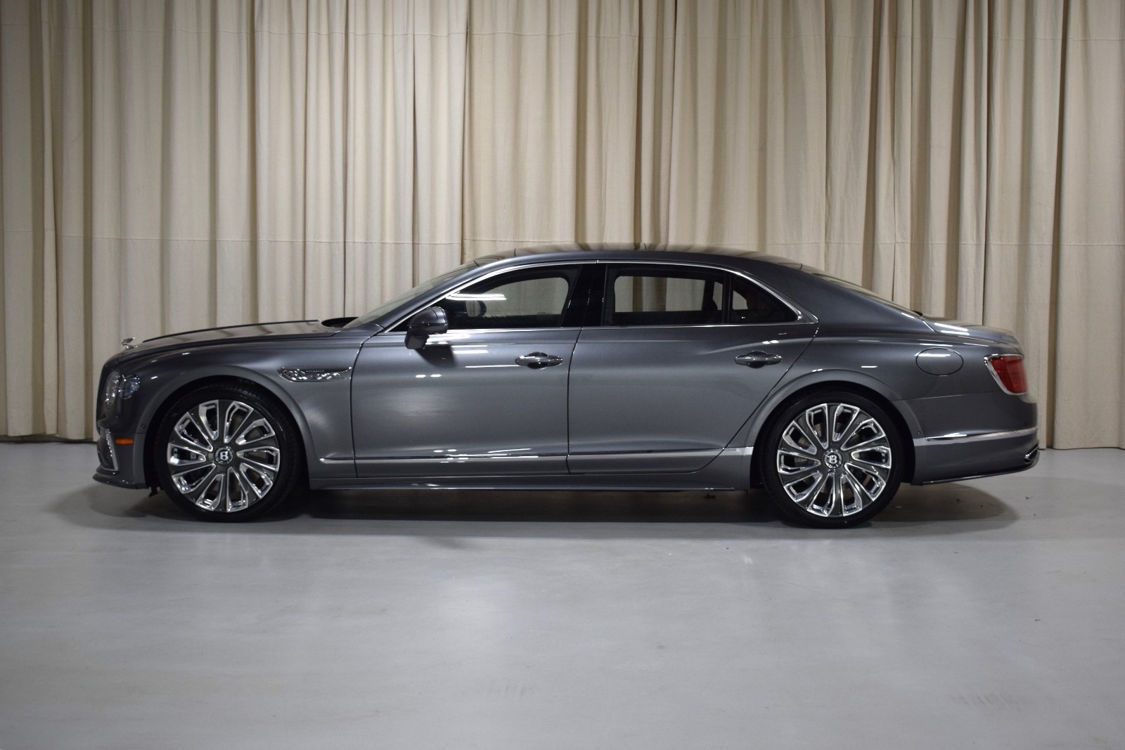 Thumbnail: 2025 Bentley Flying Spur - 12