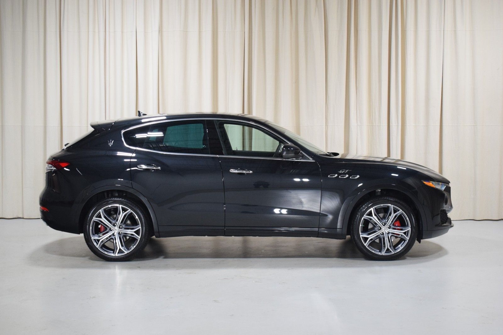 Thumbnail: 2023 Maserati Levante - 15