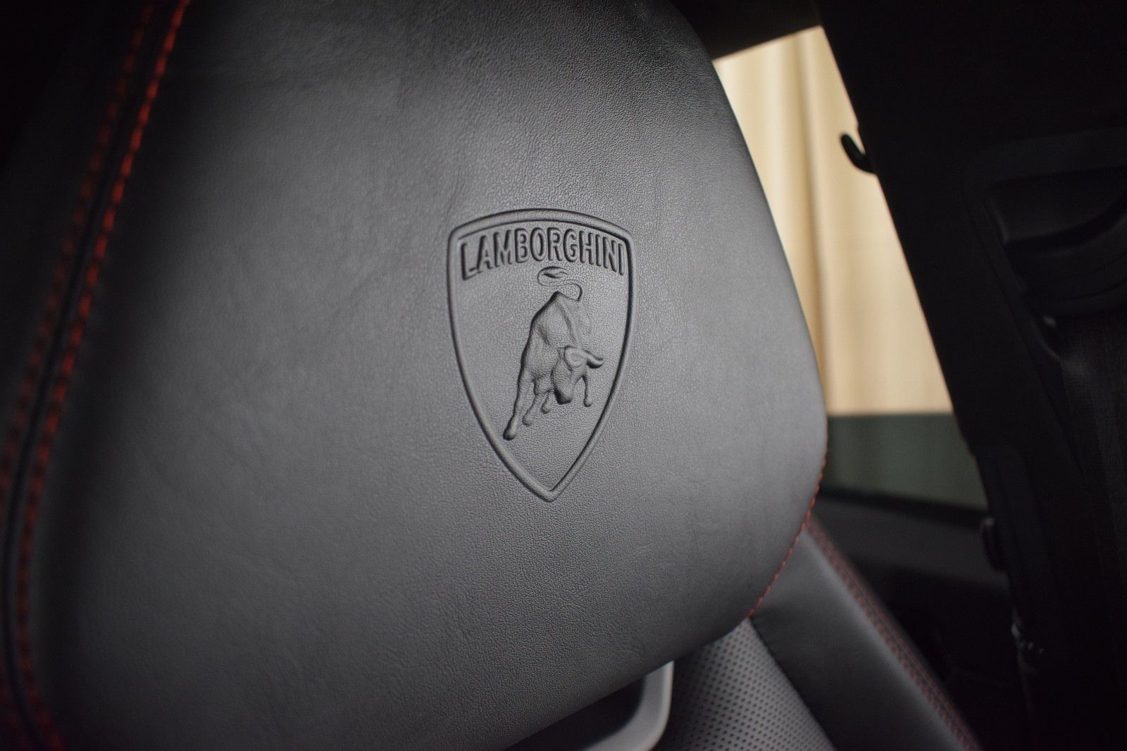 Thumbnail: 2019 Lamborghini Urus - 37