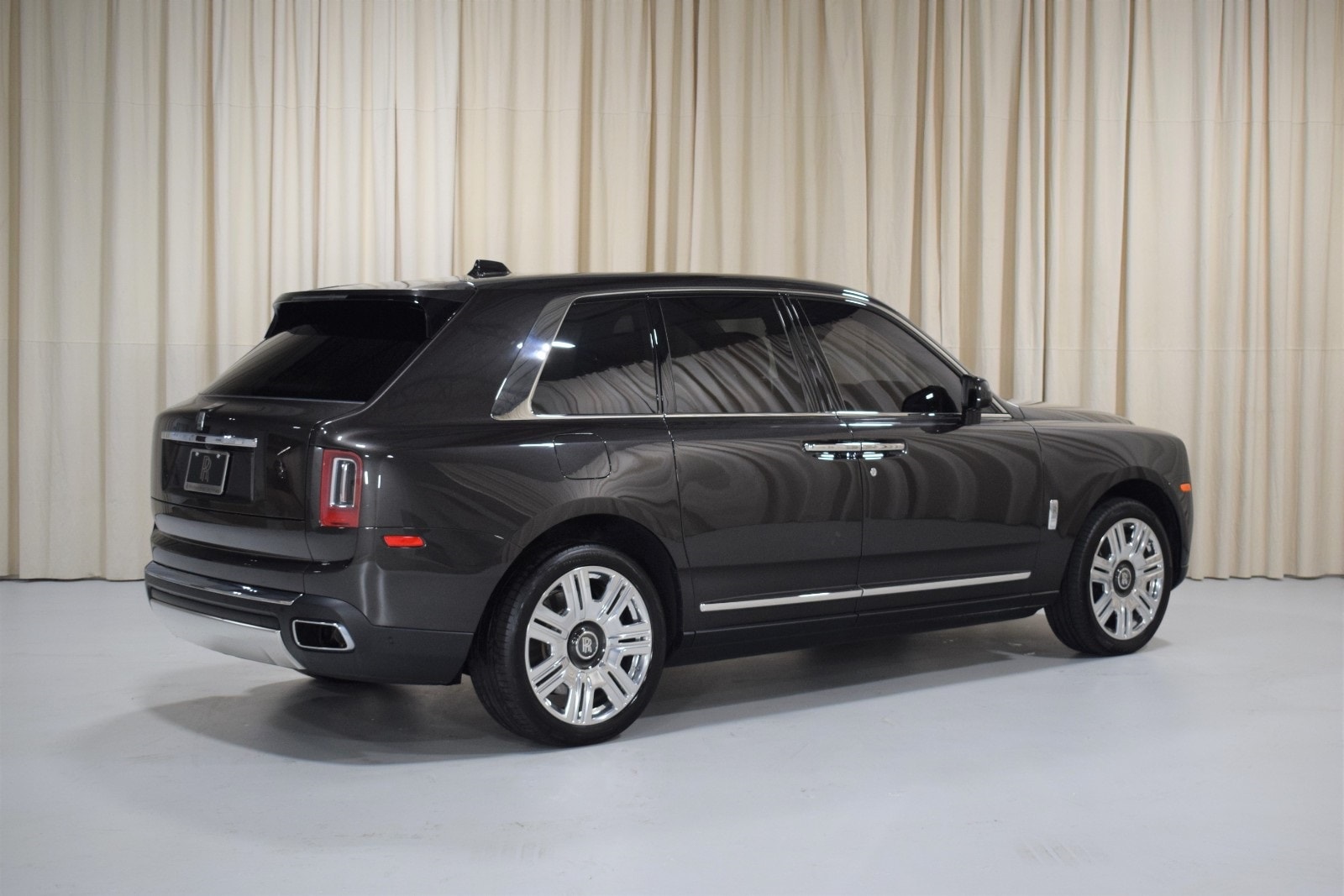 Certified 2022 Rolls-Royce Cullinan Base with VIN SLATV4C03NU209273 for sale in Troy, MI