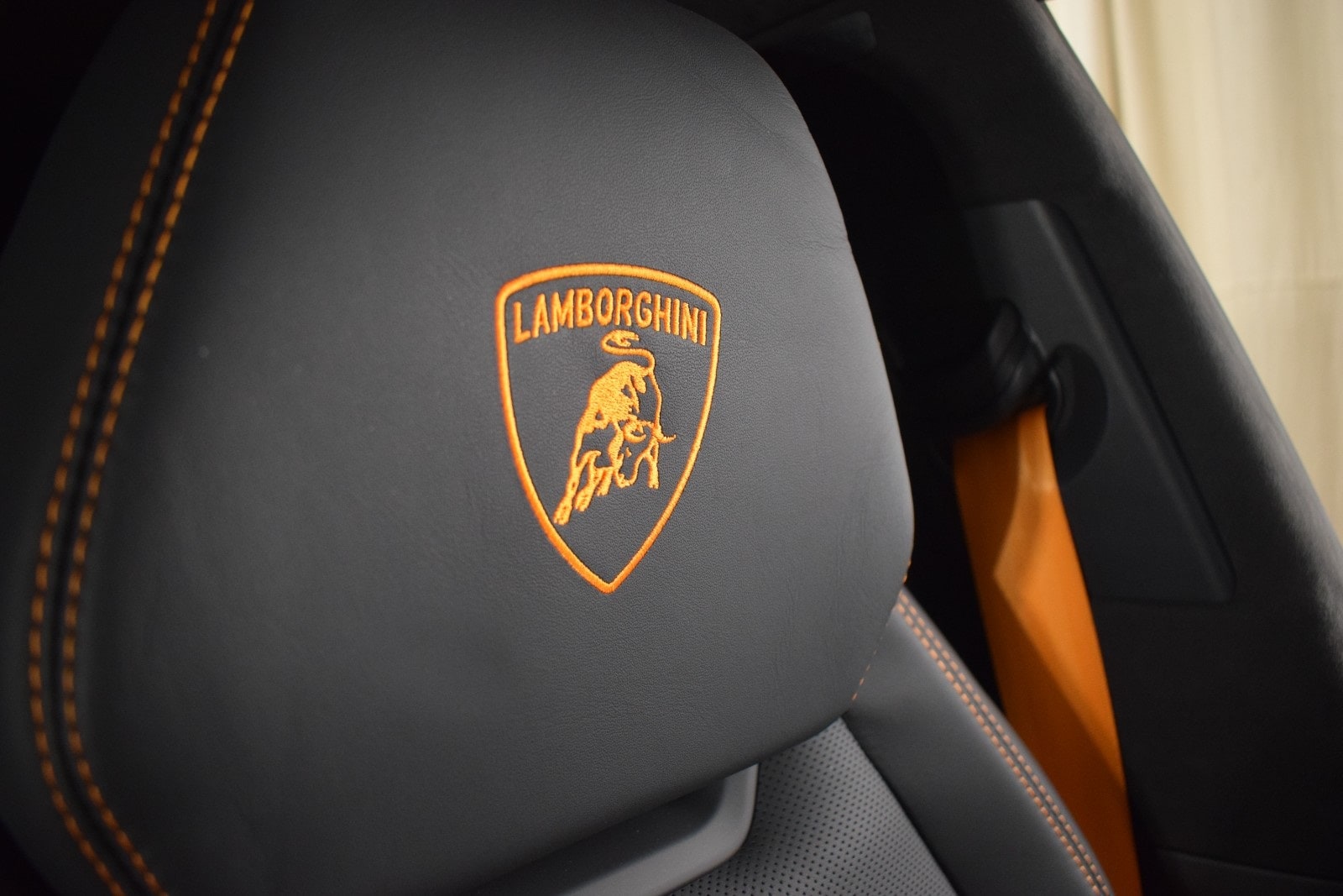 Thumbnail: 2023 Lamborghini Urus - 36
