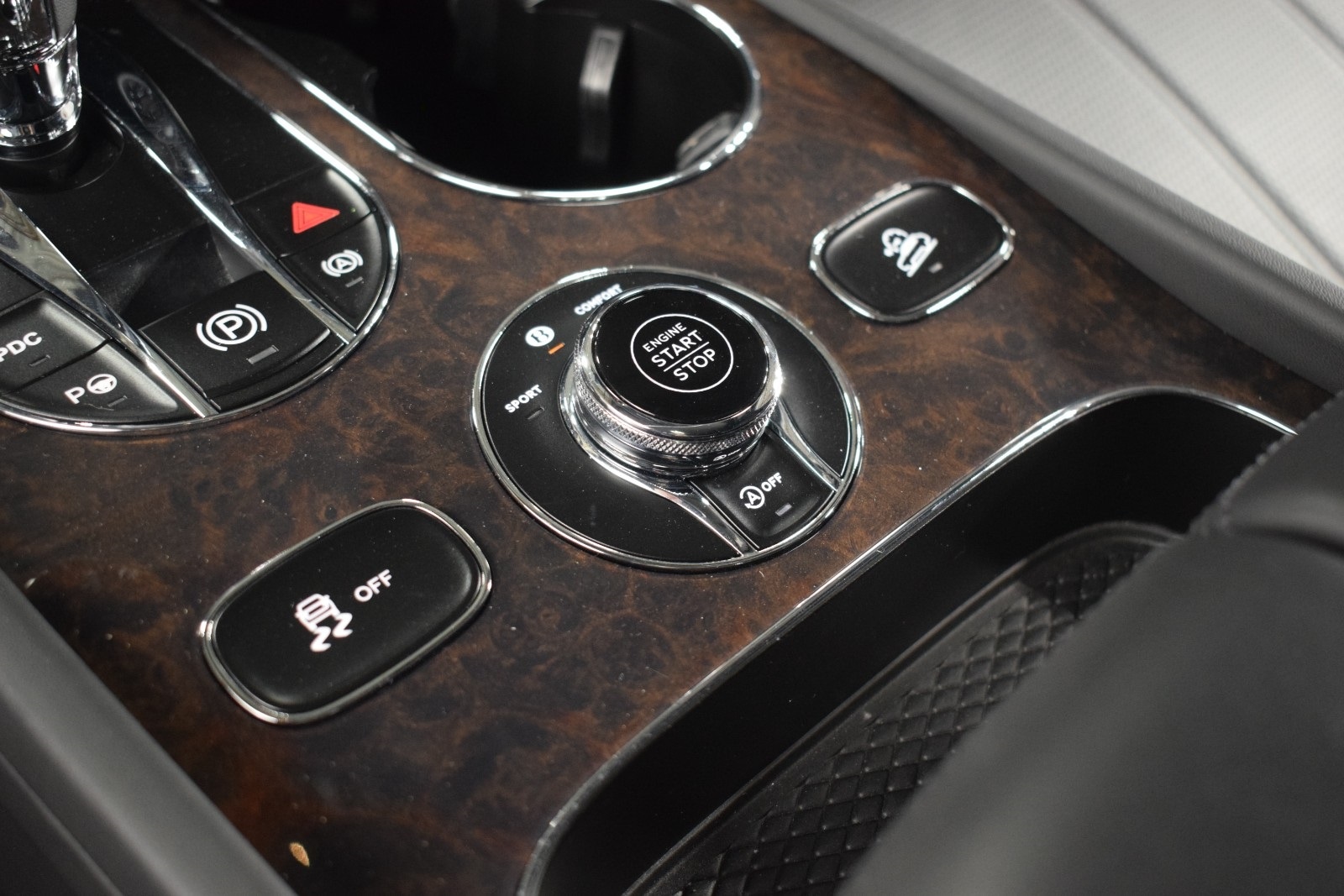 2021 Bentley Bentayga  39
