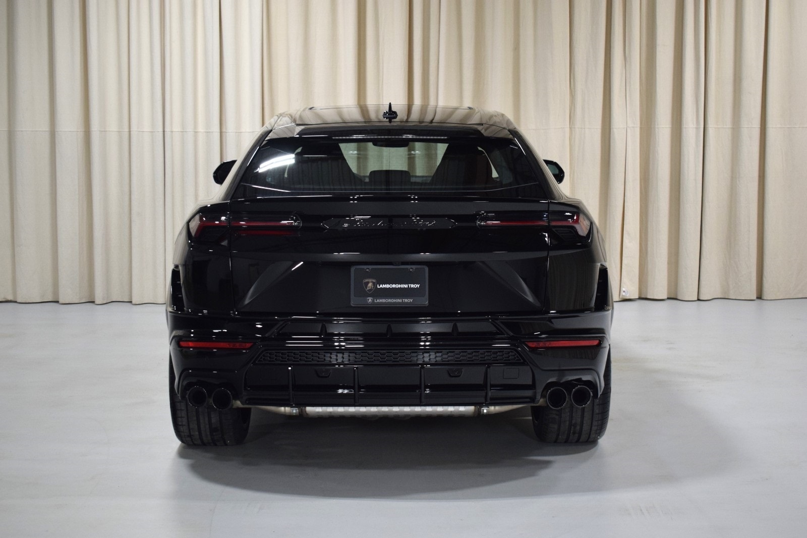 Thumbnail: 2024 Lamborghini Urus - 11