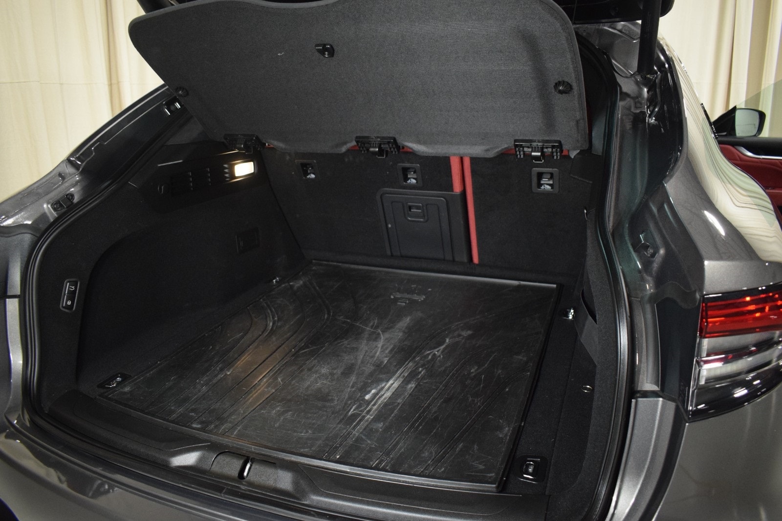 Thumbnail: 2022 Maserati Levante - 39