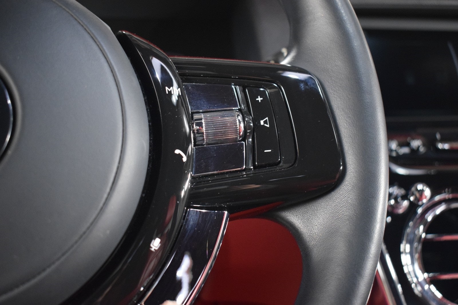Thumbnail: 2022 Rolls-Royce Cullinan - 30