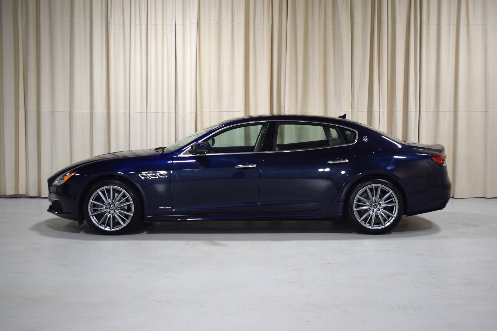 Thumbnail: 2021 Maserati Quattroporte - 4