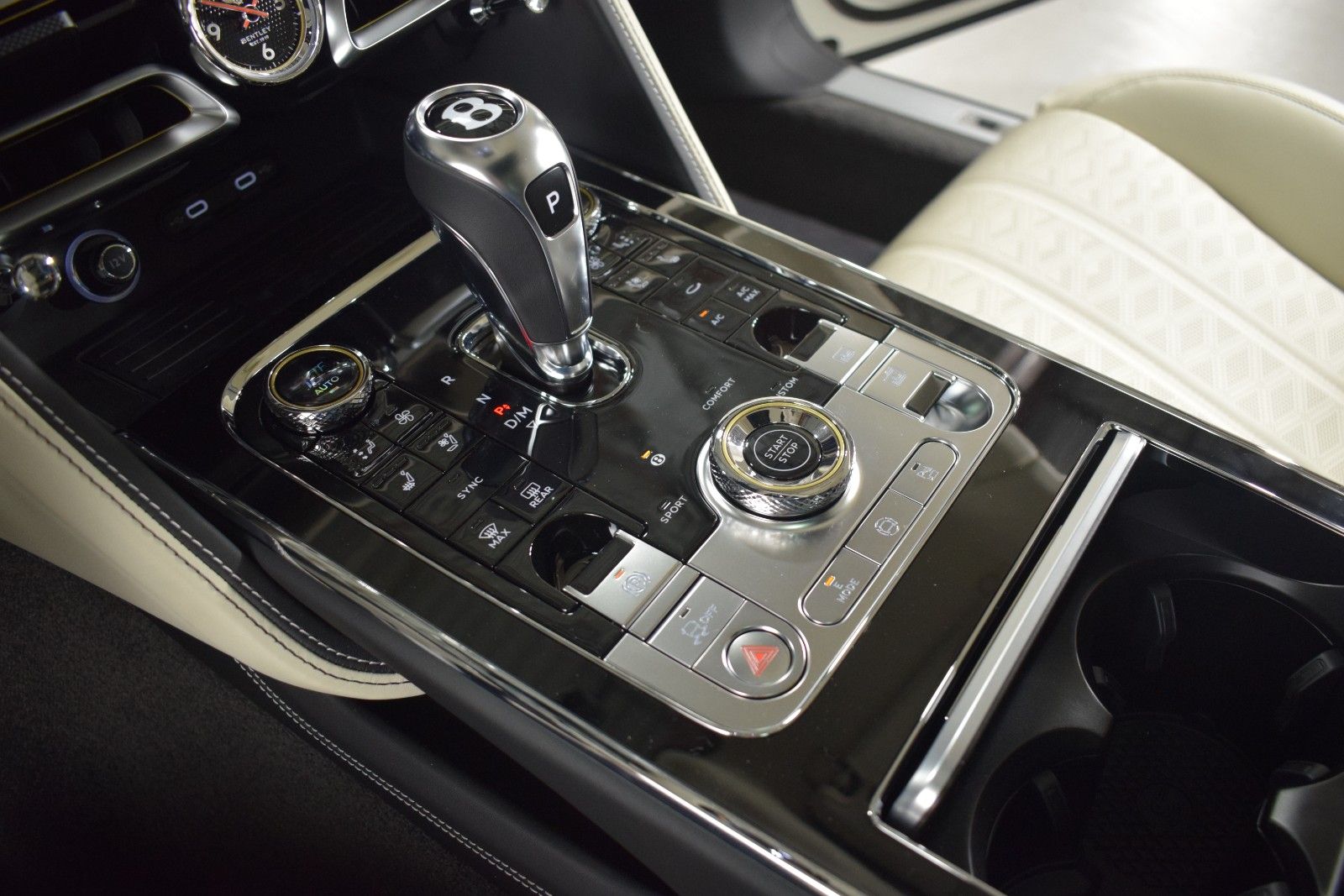 Thumbnail: 2025 Bentley Flying Spur - 33